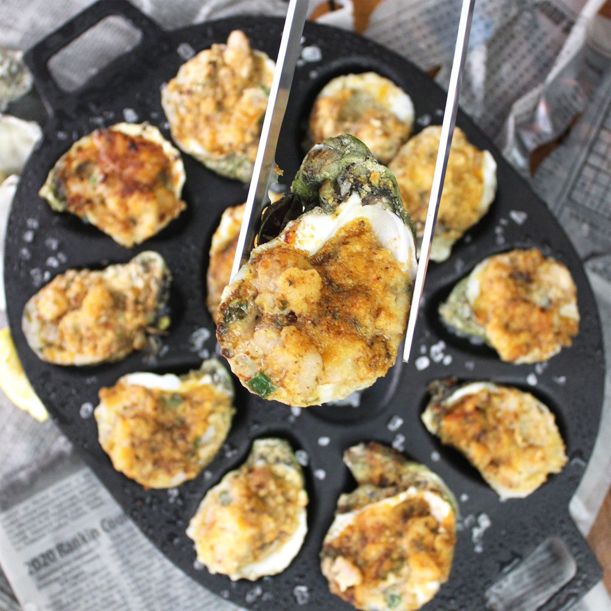 Bayou Classic Oyster Grill Pan 7413 Perfect For Grilling and Serving 12 Oysters or Clams On The Half Shell