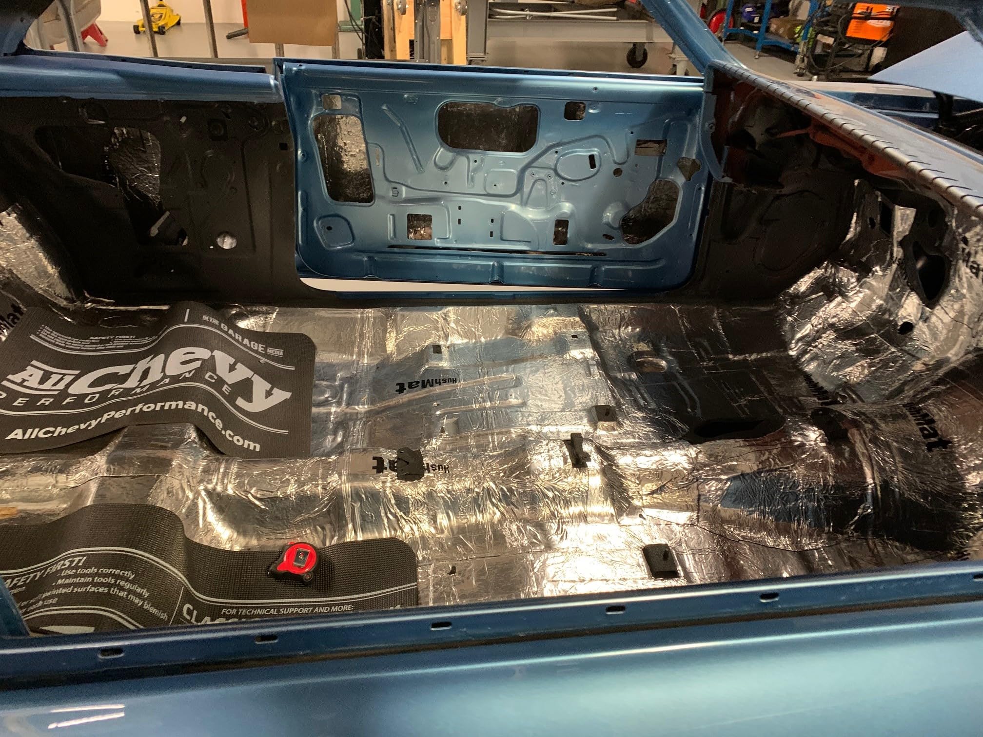 Floor & Dash Kit HushMat – Automotive Thermal Insulation & Sound Deadening (38.7 Sq Ft, Silver Foil)