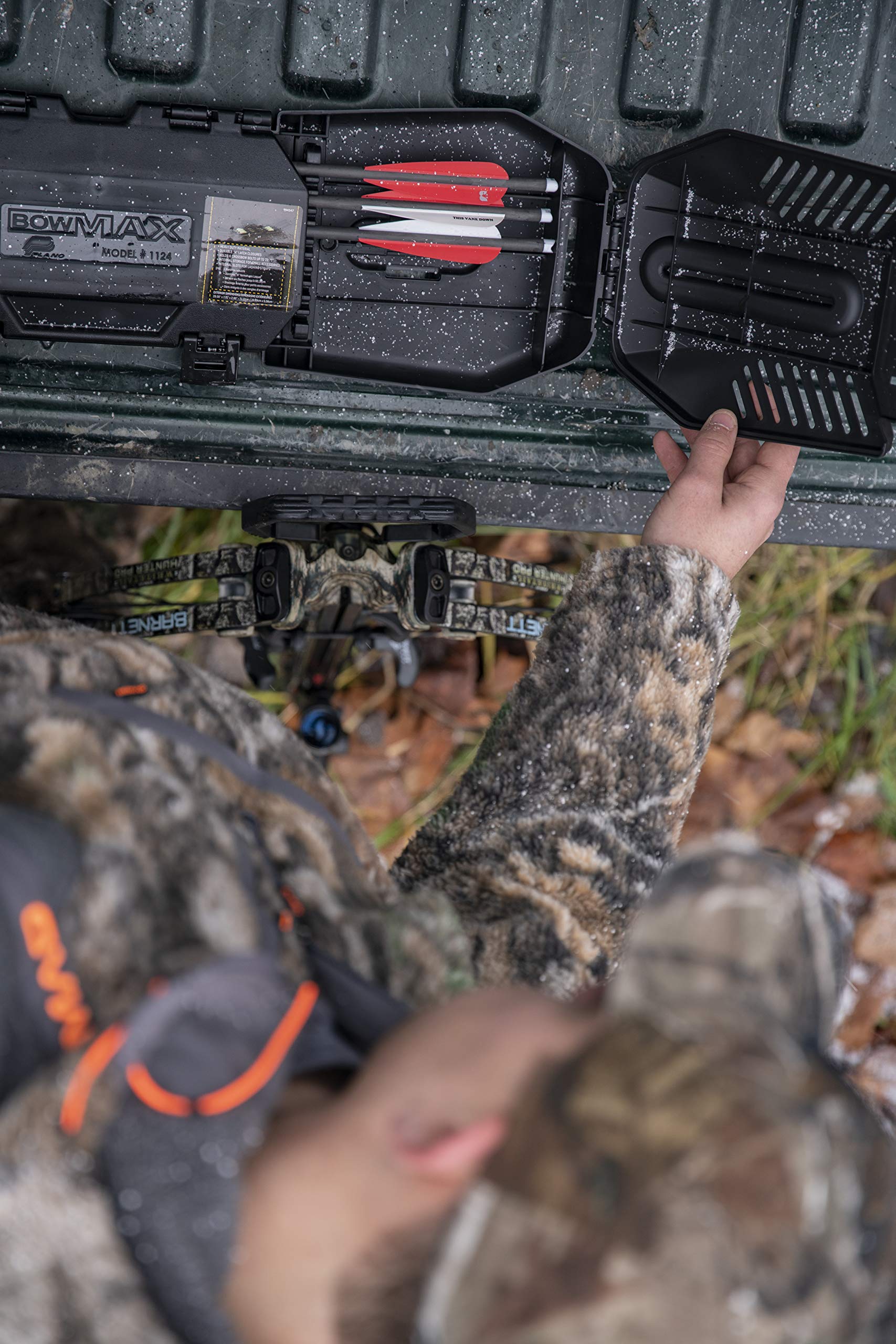 Bow Max Plano Arrow Case, Black, Archery Storage, Holds 6 Arrows Up To 32.75 in. Long, Internal Storage for Arrowheads, Fletchings and More, Resists Crushing and Scratches