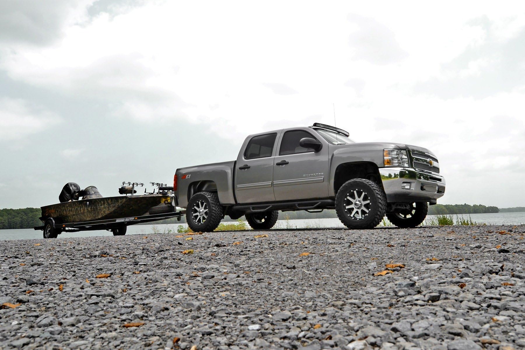 6" Rough Country Suspension Lift Kit with M1 Struts/M1 Rear Shocks for Chevy Silverado & GMC Sierra 1500 (2007-2013) 4WD