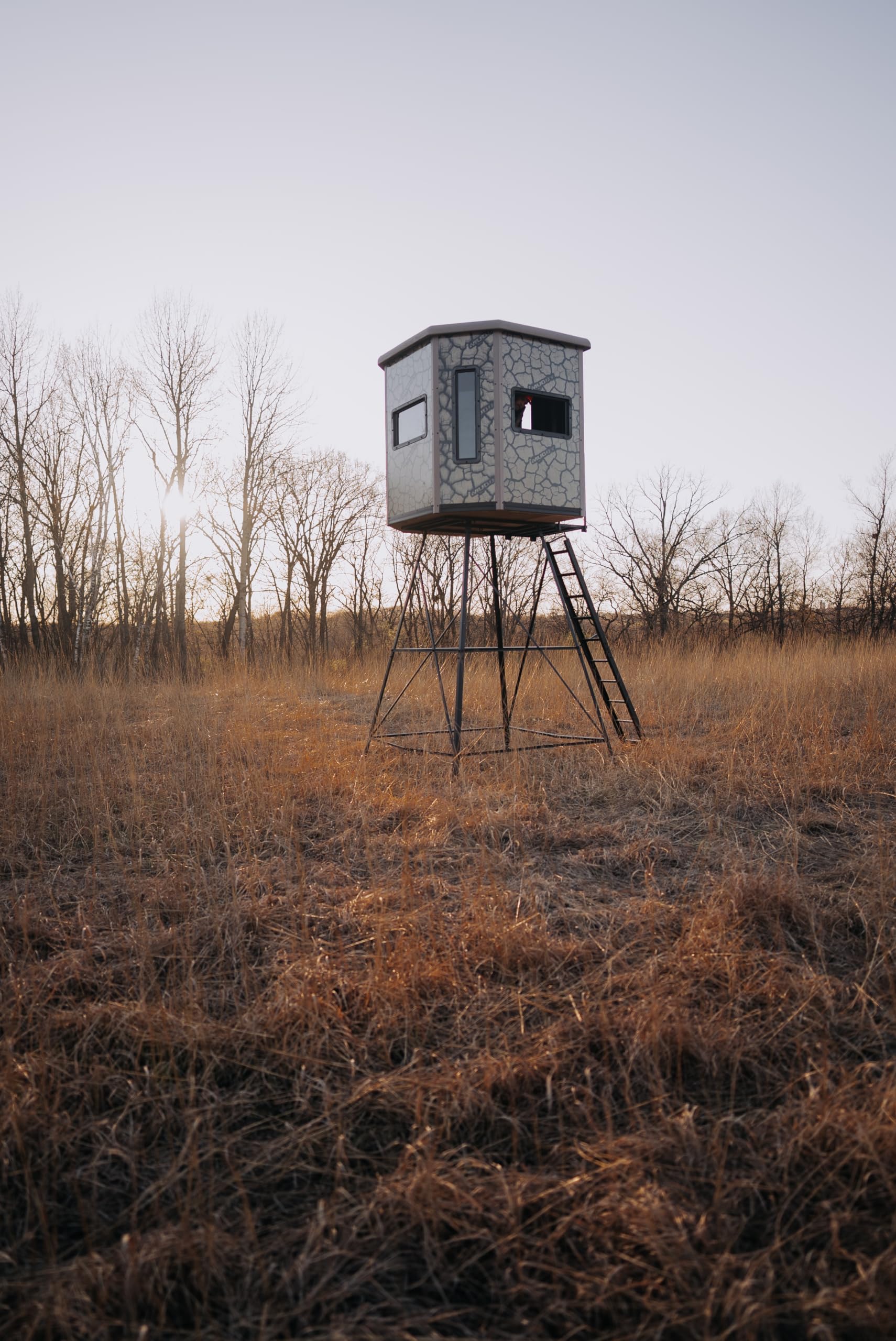 Muddy Box Blind Penthouse w/Elite 10' Tower, Steel Wall Construction, Cracked Mud Camo