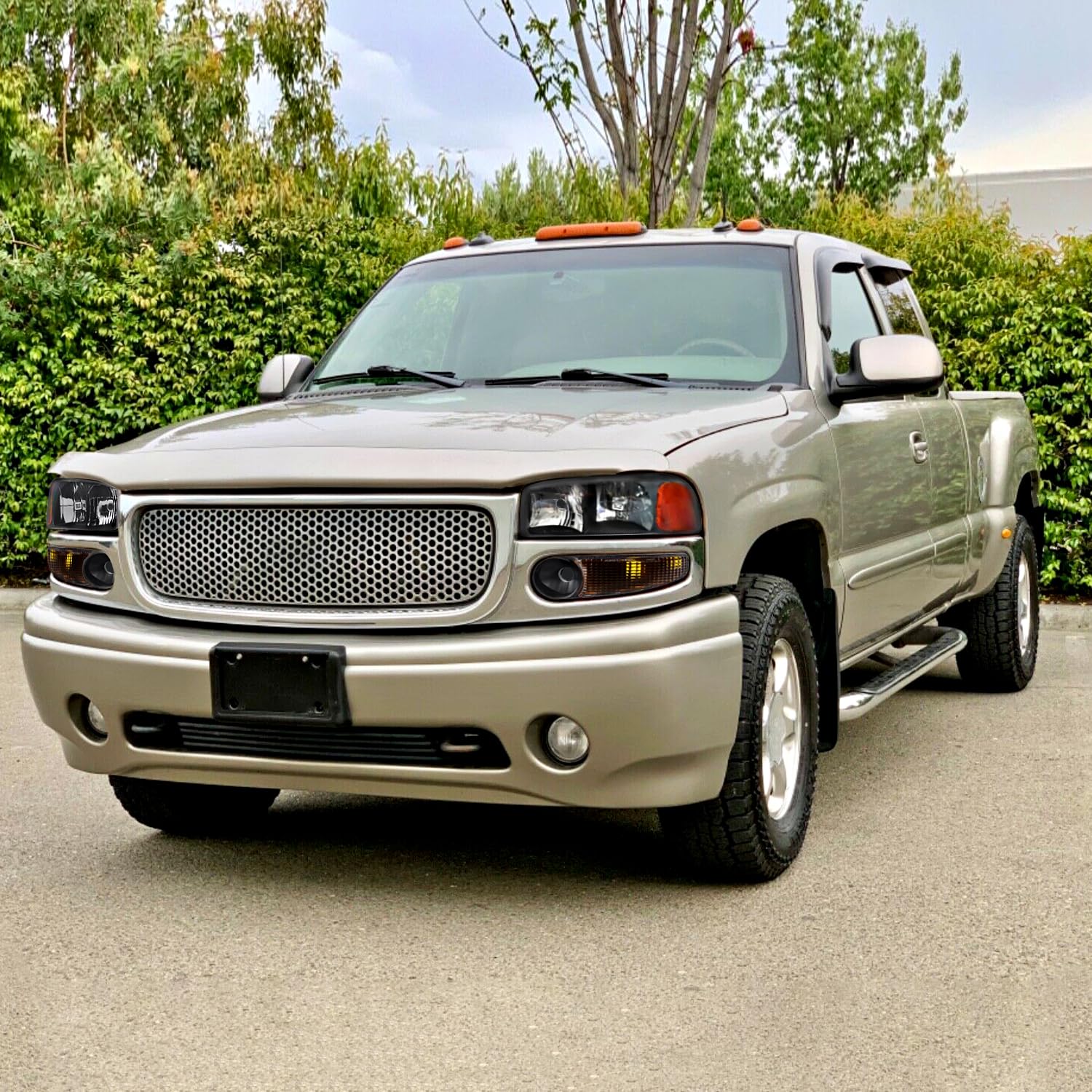 Black Headlights + Bumper Lamps Spec-D Tuning Compatible with 2000-2006 GMC Sierra 1500 2500 Yukon XL Denali, Left + Right Pair Assembly