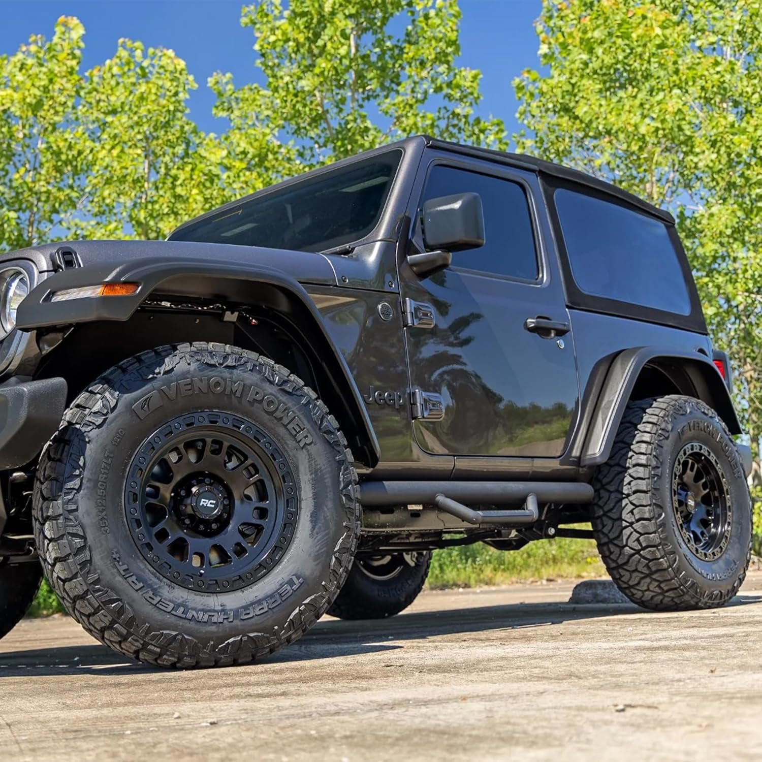 18x9 Rough Country 82 Series Wheel - 6x5.5 Bolt Pattern, 12mm Offset, Single-Piece Aluminum, Off-Road 8-Spoke Design, Gloss Black