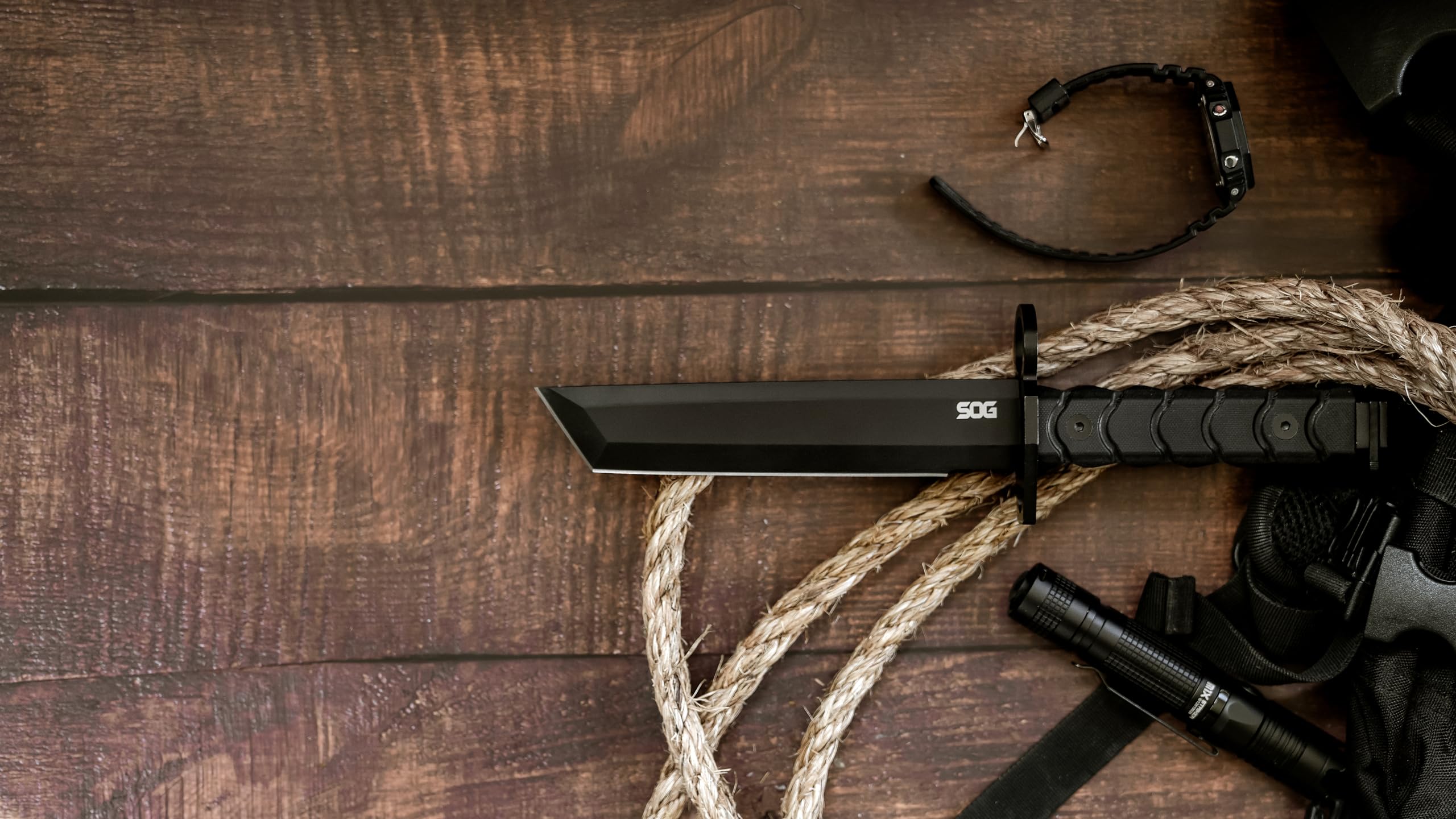 SOG Tanto Bayonet BAR15T Professional Knife for Tactical & Survival Enthusiasts | 7-inch Tanto-Shaped AUS-8 Steel Blade