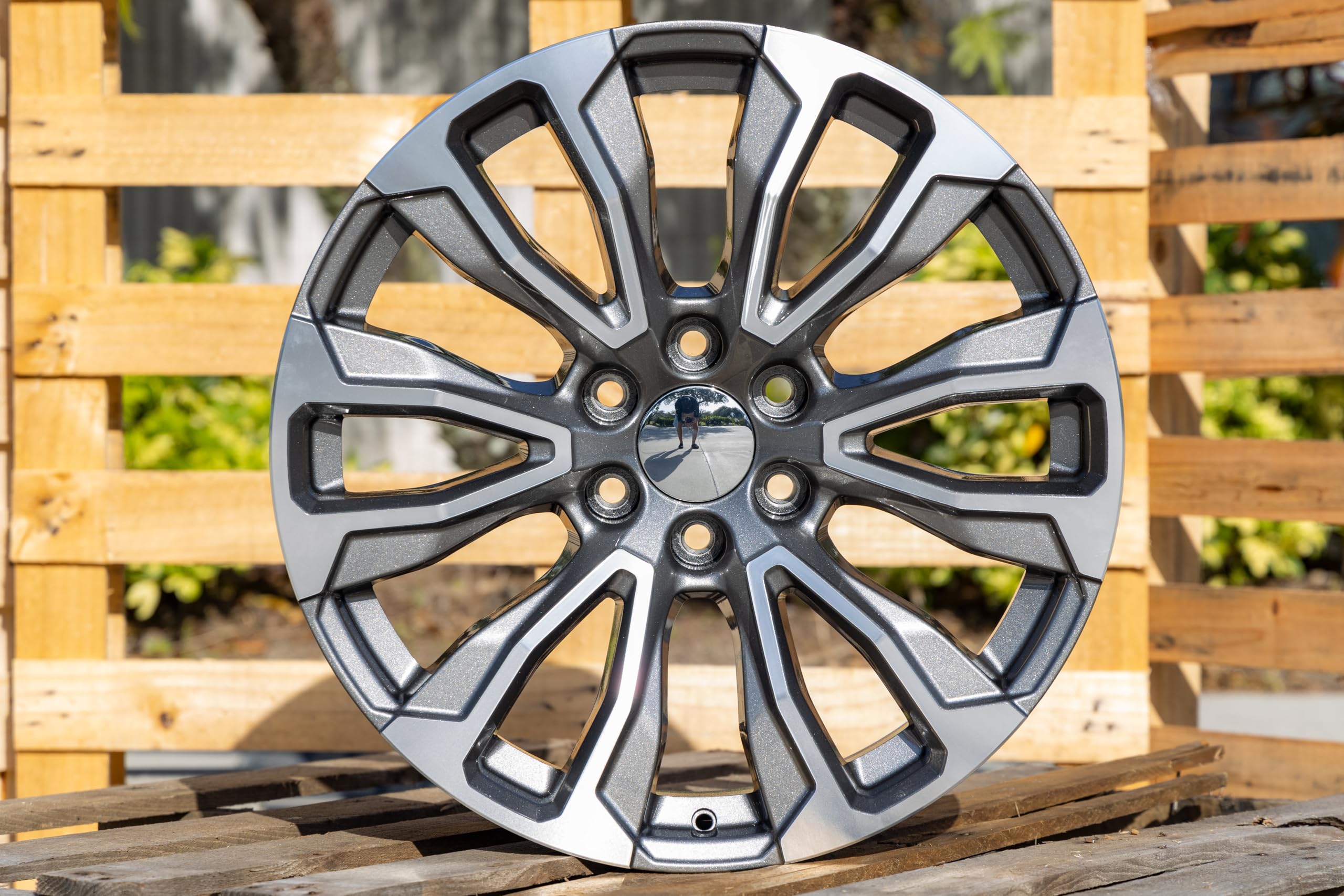 22 Inch OE Wheels CV30 Rim Fits Yukon Denali Style 6x139.7 22x9 Gloss Gunmetal Machined - Hollander 14025 (1)
