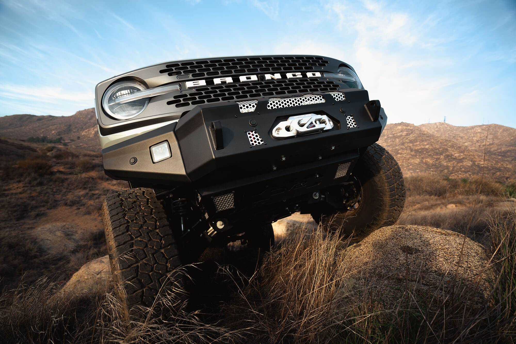 Steel Front Skid Plate DV8 Offroad for 2021-2025 Ford Bronco | Protects Front Underbody | Paintable Aluminum Inserts | Bolt-on Installation | Black Finish