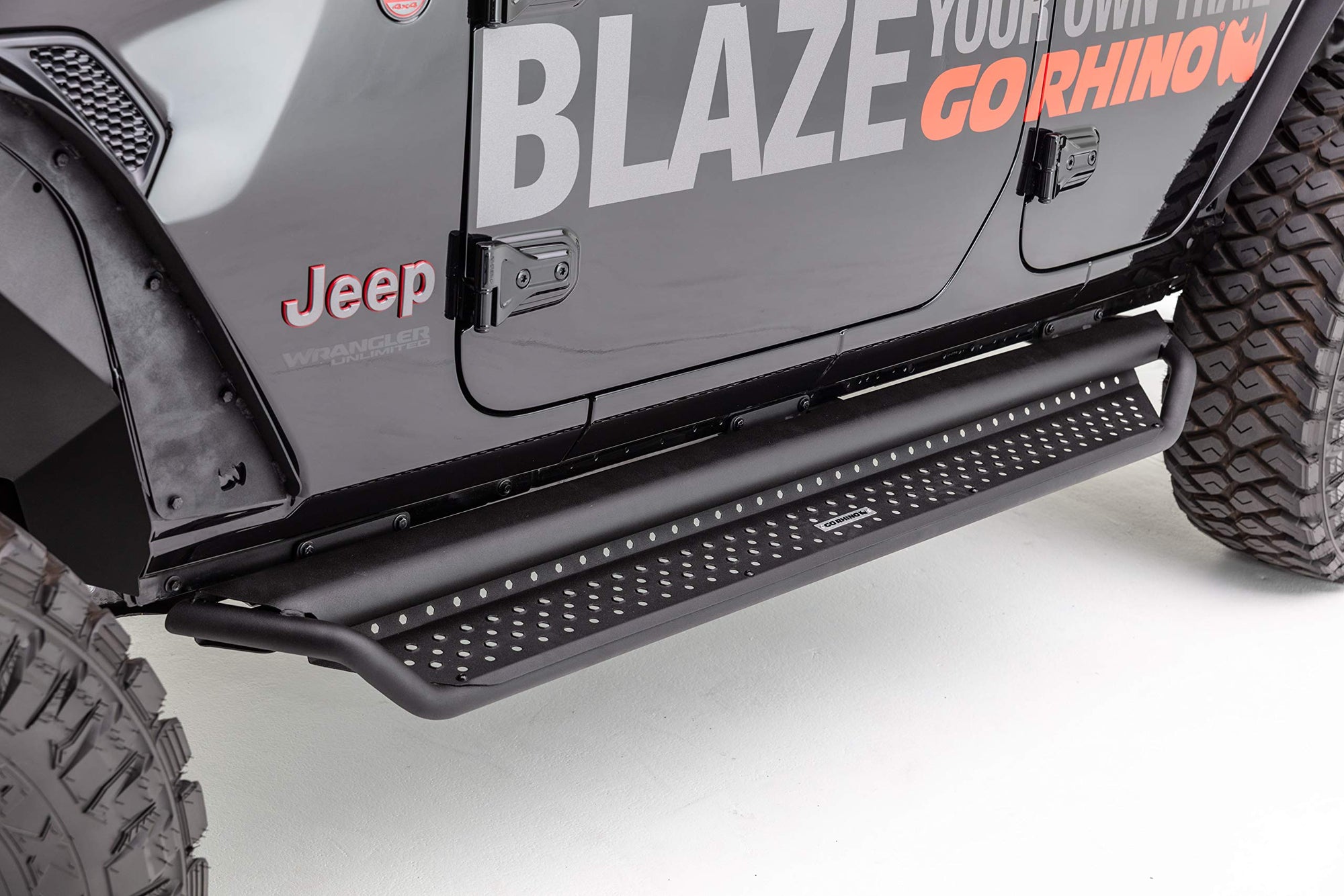 Dominator Extreme D1 SideSteps - Complete Kit: Sidestep + Brackets Go Rhino! D14156T