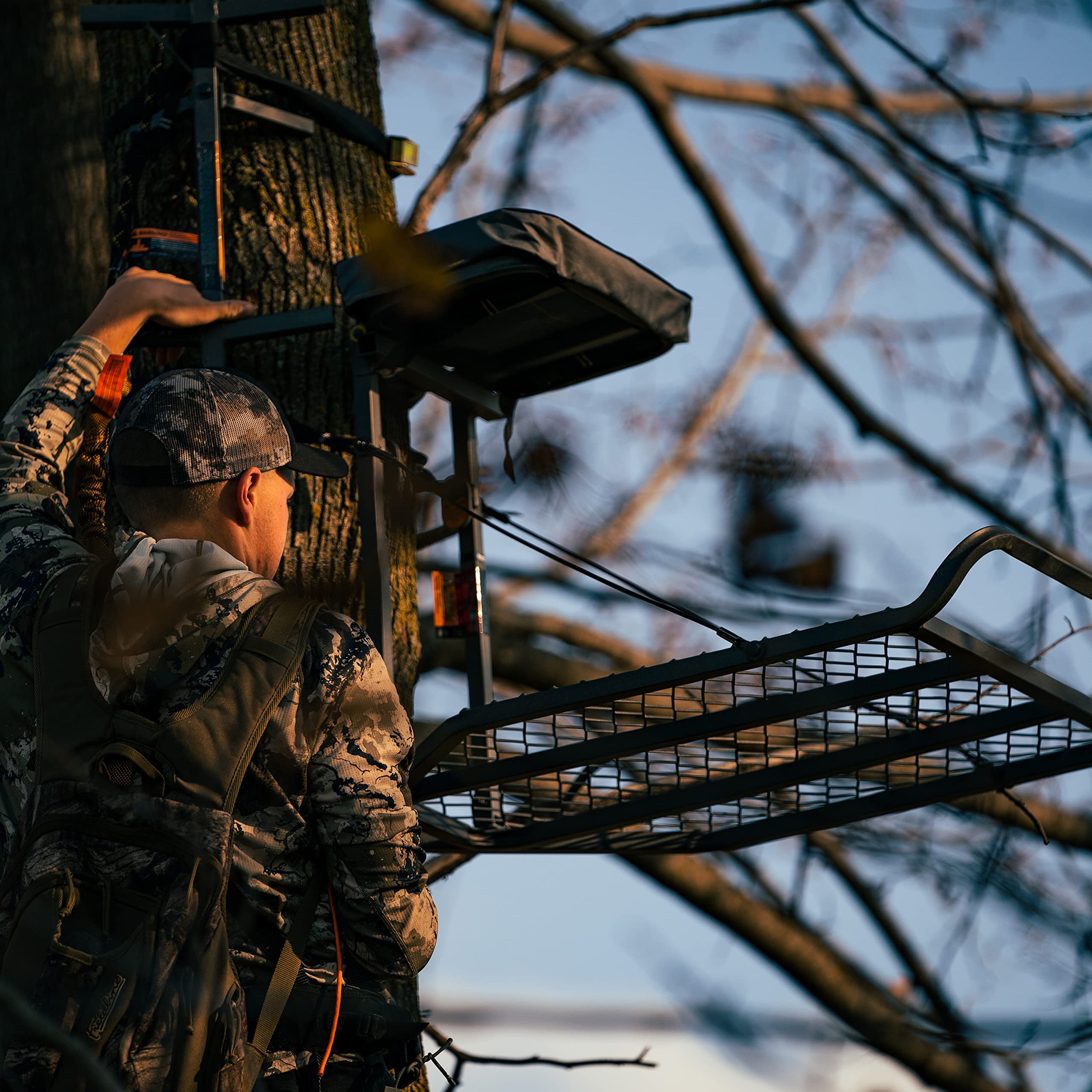Big Foot™ XL Classic Lever-Action Hang-On Treestand, Rivers Edge® Flip-Up Padded Seat, 24” x 37” Large Platform, Footrest, RE554