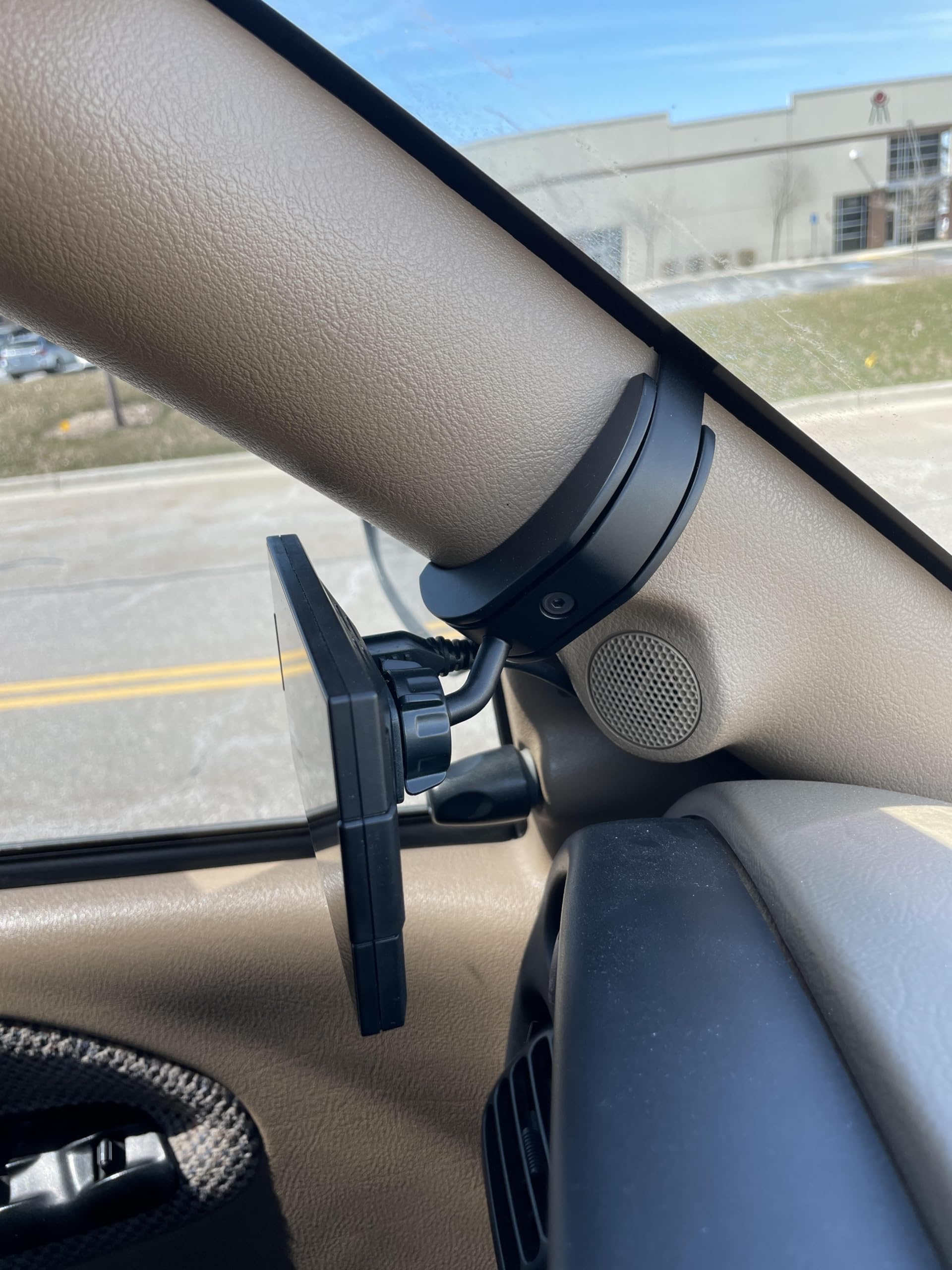 CTS3 Edge 38605 Pillar Display Mount