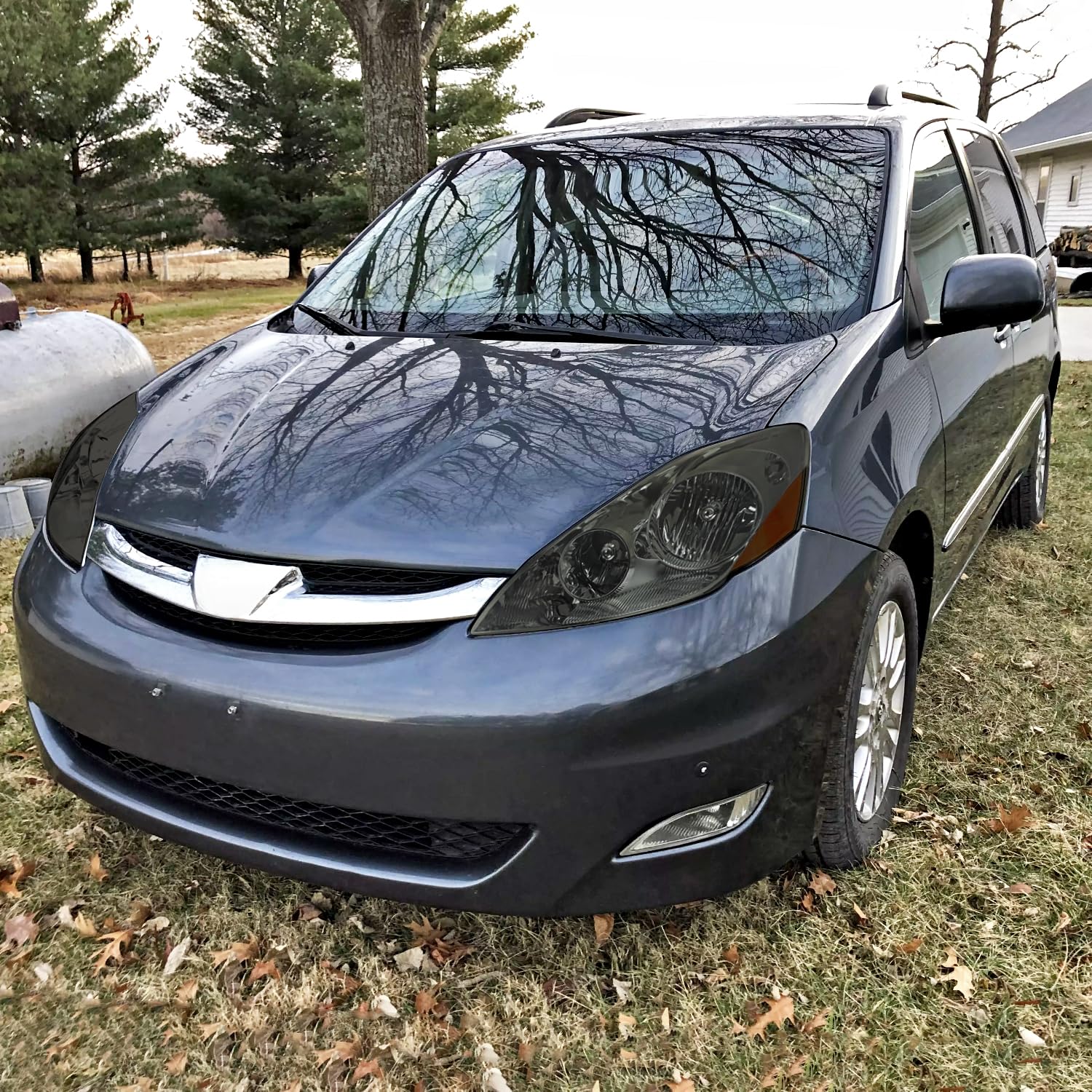 Smoke Headlights Spec-D Tuning Compatible with 2006-2010 Toyota Sienna, Left + Right Pair Headlamp Assembly