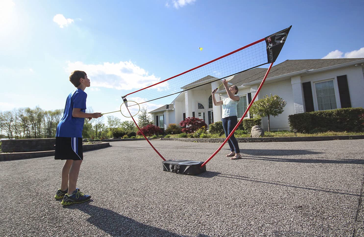 Zume Games Badminton Set Portable with Net, 4 Rackets, Shuttlecocks & Carrying Case – Outdoor Lawn Game for Backyard, Beach, or Park – Easy Setup, No Tools Required
