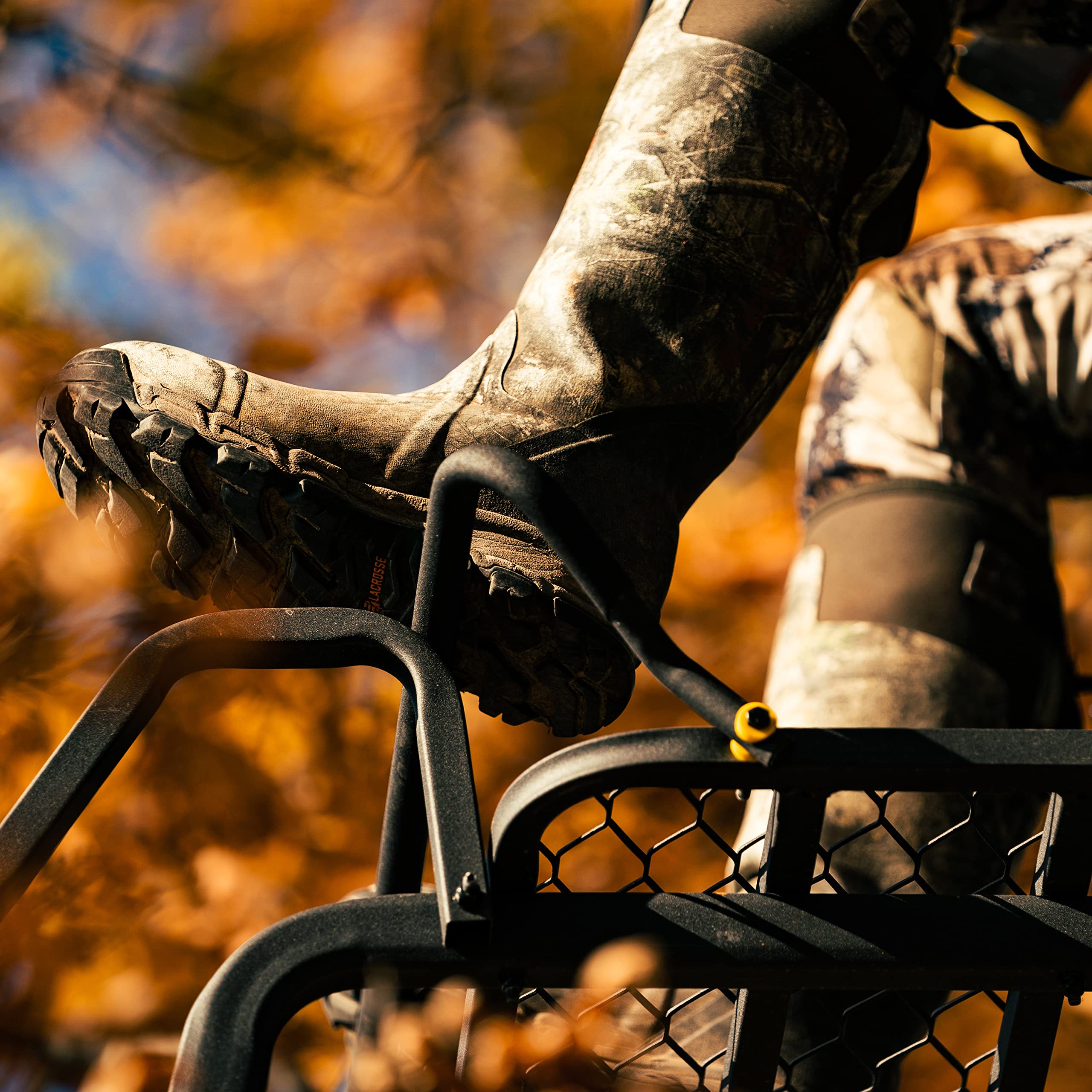 Lockdown™ 21' Wide, Towering 21' Height, Flip-Up TearTuff™ Mesh Seat, The Ultimate Shooting Rail™, Patent-Pending Ground-Level Ratcheting Technology™, LD200