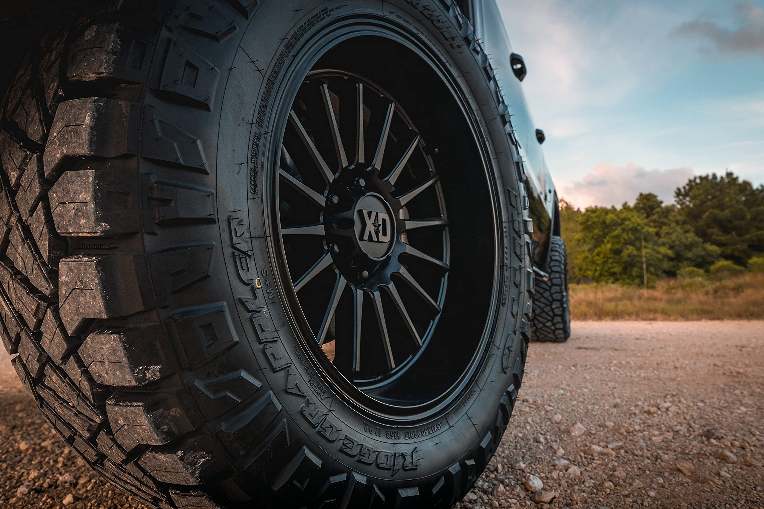 Xd857 Whiplash Satin Black Wheel XD Wheels with Alloy Steel (22 x 10. inches /5 x 71 mm, -18 mm Offset)