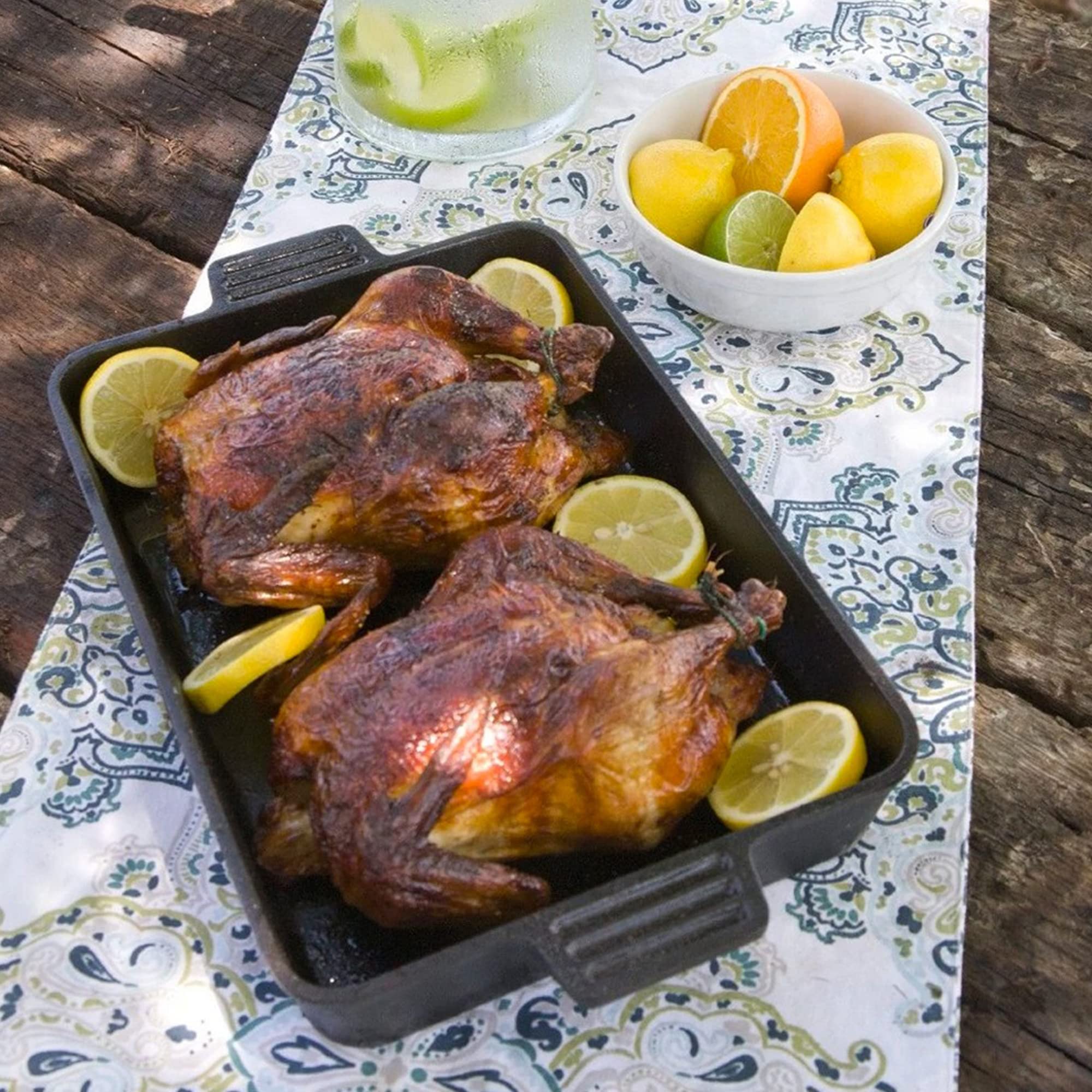 Bayou Classic 7474 Cast Iron Cake Pan Set 8-in and 13-in Perfect For Roasting Chicken and Pot Roast or Baking Cornbread Biscuits Cobbler and Deep Dish Pizza