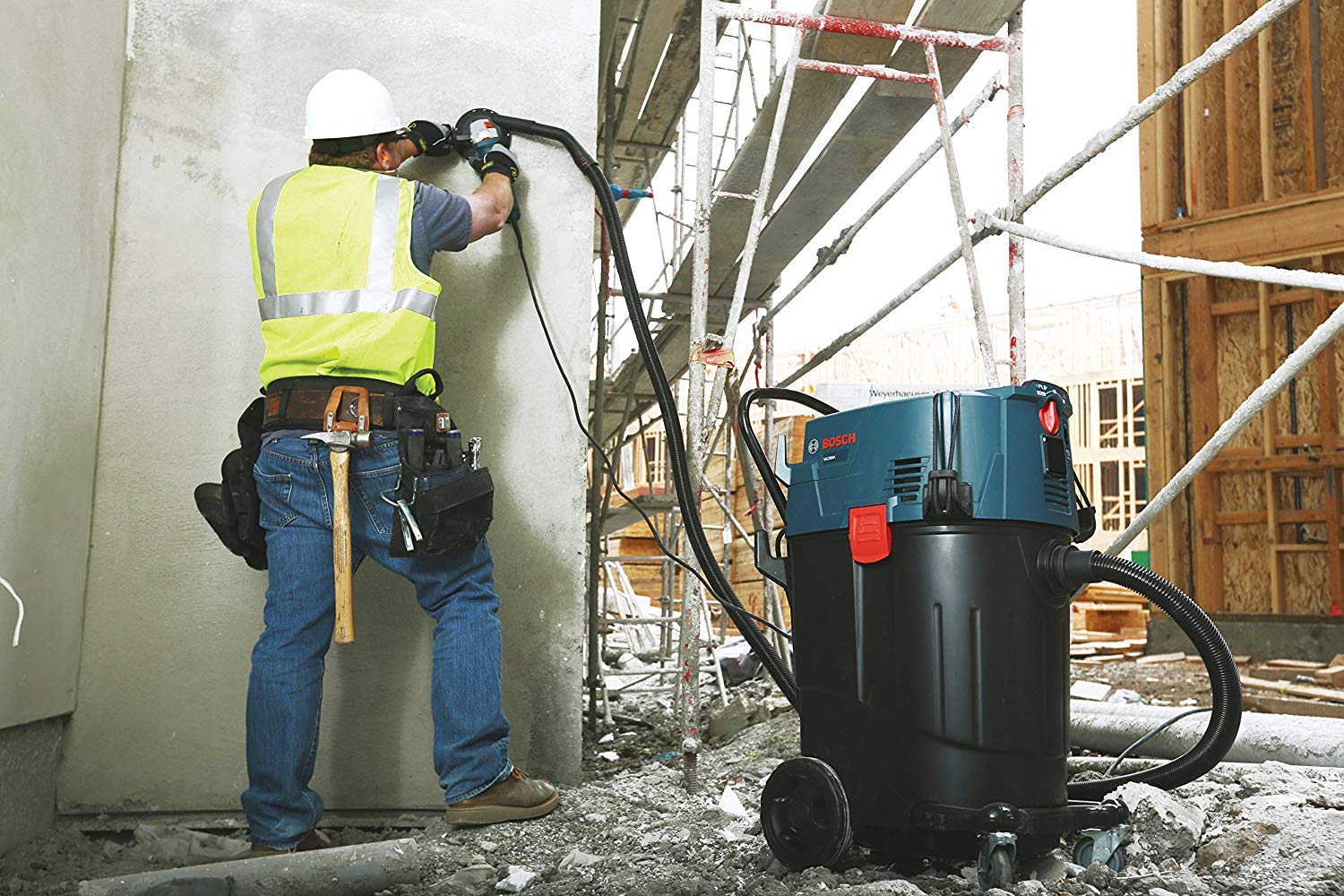 14 Gallon BOSCH VAC140AH Portable Dust Extractor with Auto Filter Clean and HEPA Filter