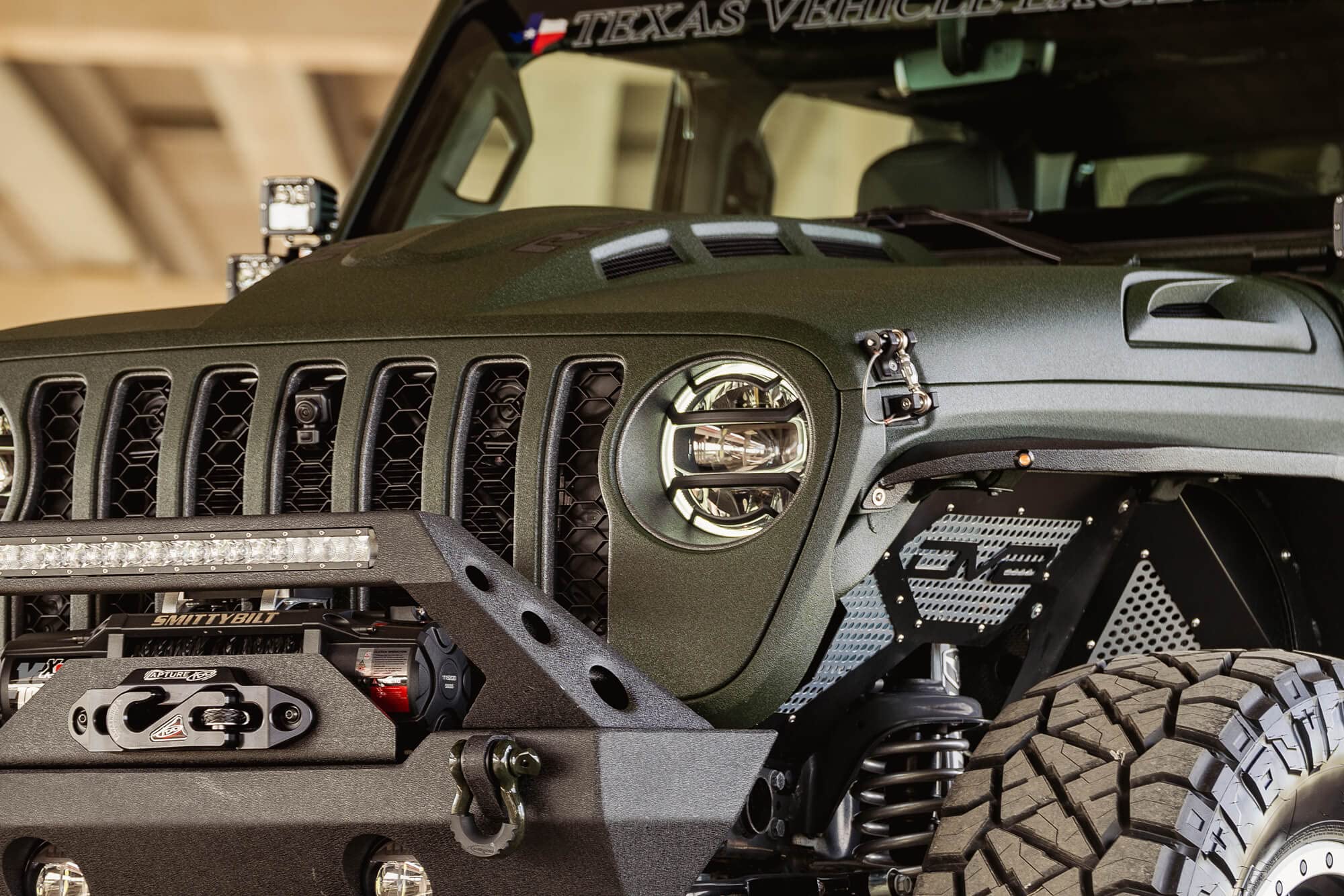 Heat Dispersion Hood DV8 Offroad fits 2018-2025 Jeep Wrangler JL & 2020-2025 Jeep Gladiator JT | Raised and Vented Center Cowl | Dual-vented for Maximum Air Flow