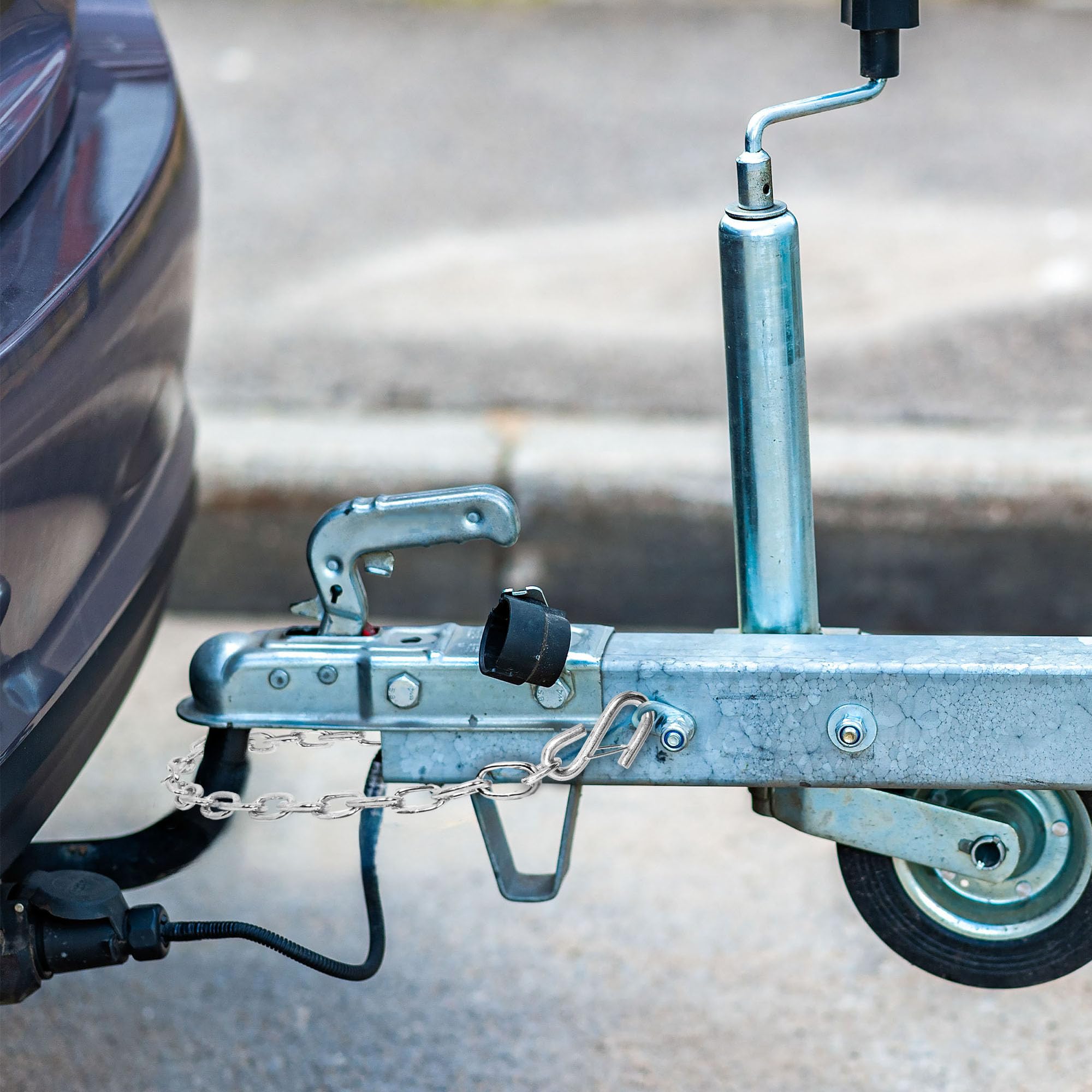 Camco 48" Heavy Duty Steel Safety Chain with Spring Hooks - Secures Tow Vehicle to Trailer | Class I 2,000 lb Capacity | Great for RV, Trailer, and Boat Towing | Rust Resistant - (50022)