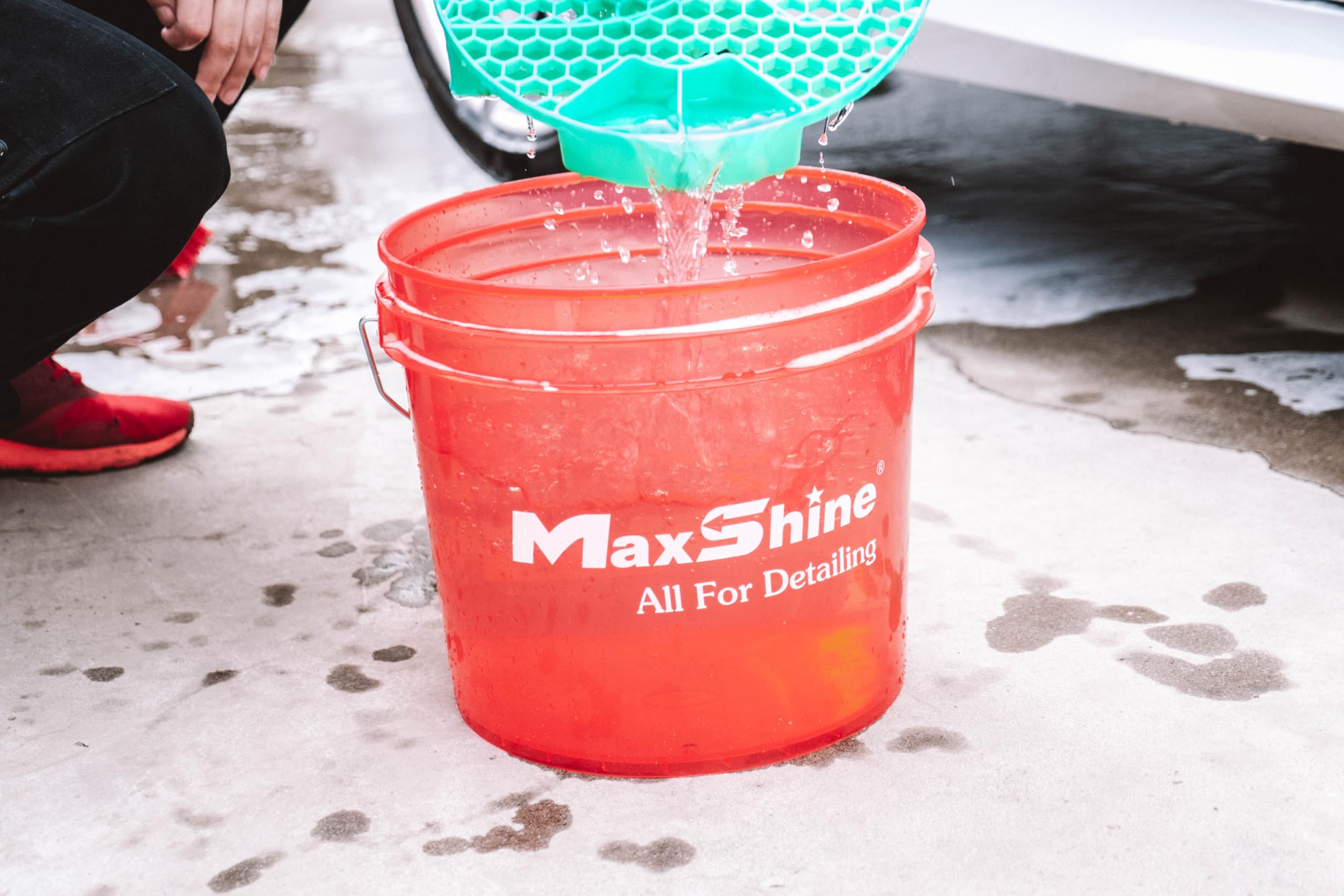 3.5 Gallon Maxshine Universal Detailing Bucket (Red) | Car Wash Bucket for Scratch-Free Washing | Garage Storage & Auto Detailing Tool Holder | Holds Soap, Foam Cannon, Brushes, Microfiber Towels