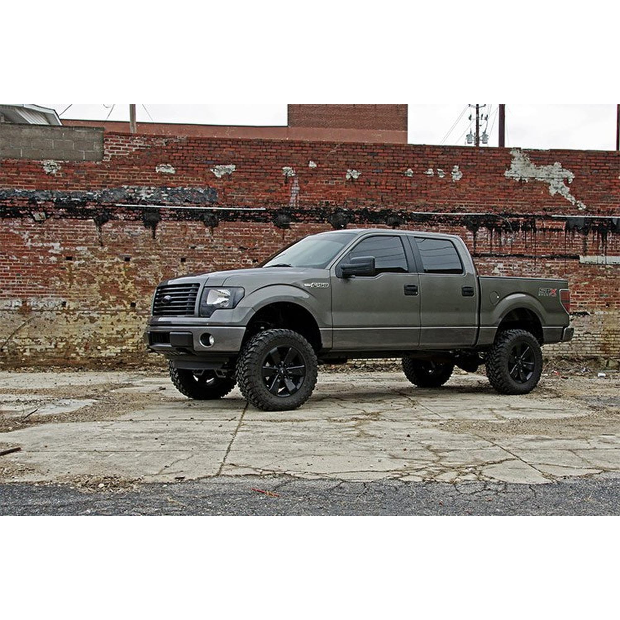 6" Rough Country Suspension Lift Kit w/M1 Struts for 2014 Ford F-150 4WD - 57540