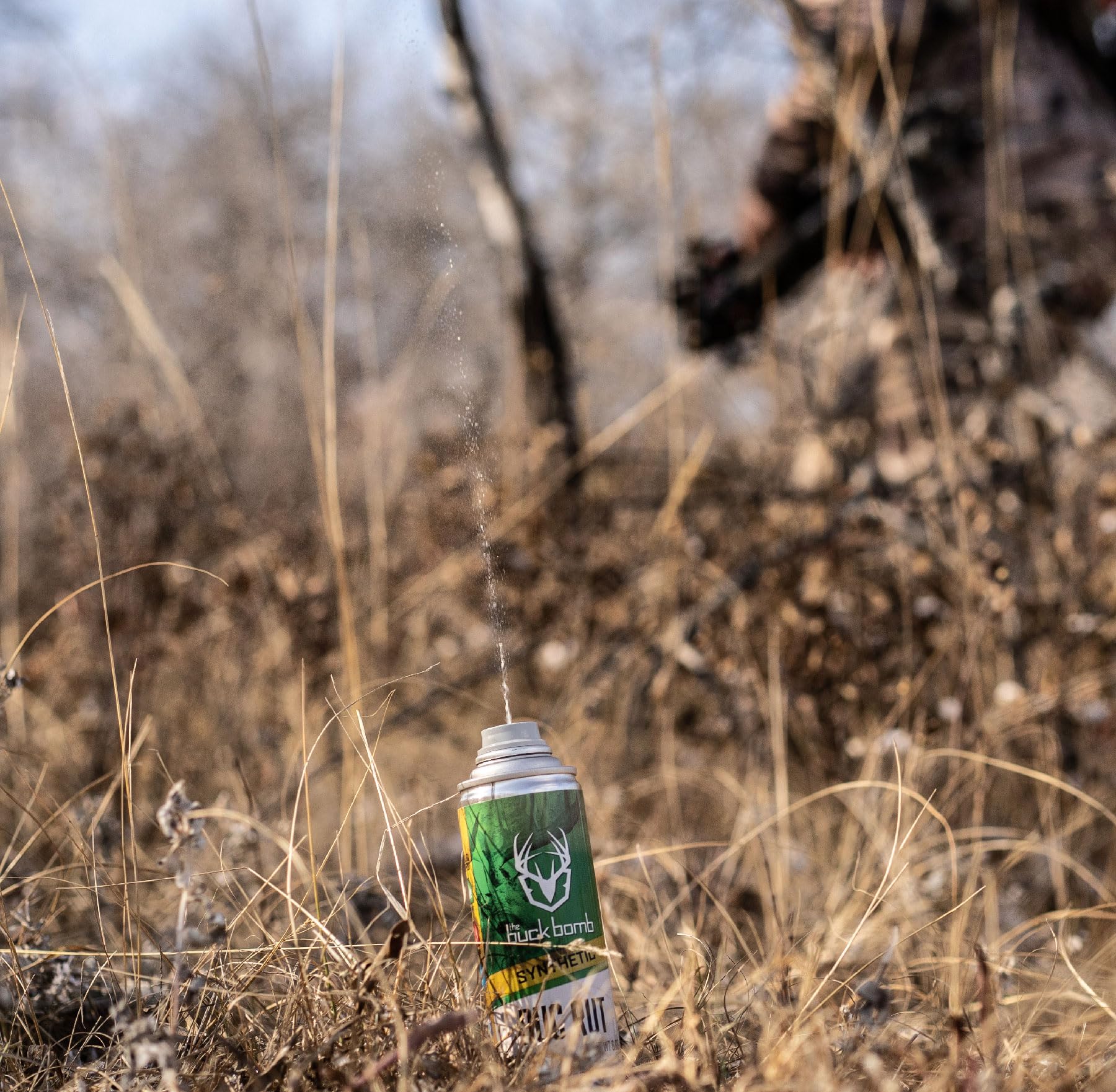 Buck Bomb Hunters Specialties Synthetic Scrape Generator Liquid w/Wicks | Deer Buck Lure Hunting Primetime Post/Pre-Rut Scent Attractant for Hunting, 4 Oz (118 ml.)