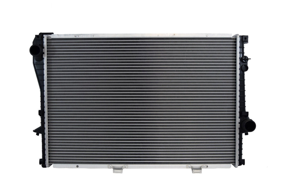 CSF 2918: Radiator, BMW 528i 2.8L 1998-1997; BMW 740i 4.0L 1995; BMW 740iL 4.0L 1995; BMW 540i 4.4L 1998-1997; BMW 740i 4.4L 1998; BMW 740iL 4.4L 1997-1996; BMW 750iL 5.4L 1998-1995