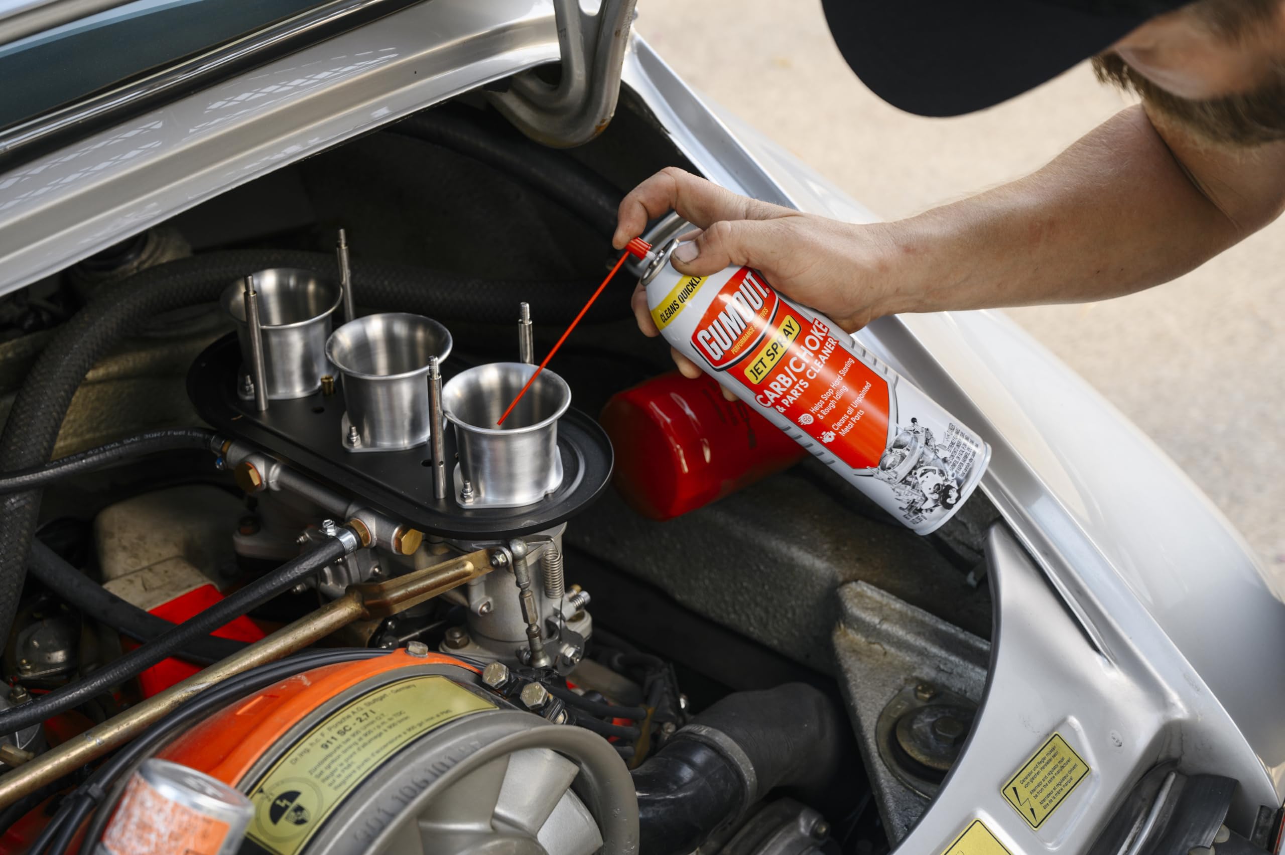 Gumout Carb/Choke 800002231 Cleaner Spray, Carb Intake Valve Cleaner, Cleans Gum, Varnish & Dirt Inside & Outside Carburetor Chamber & Prevents Future Build Up Saving on Fuel Economy 14Oz.