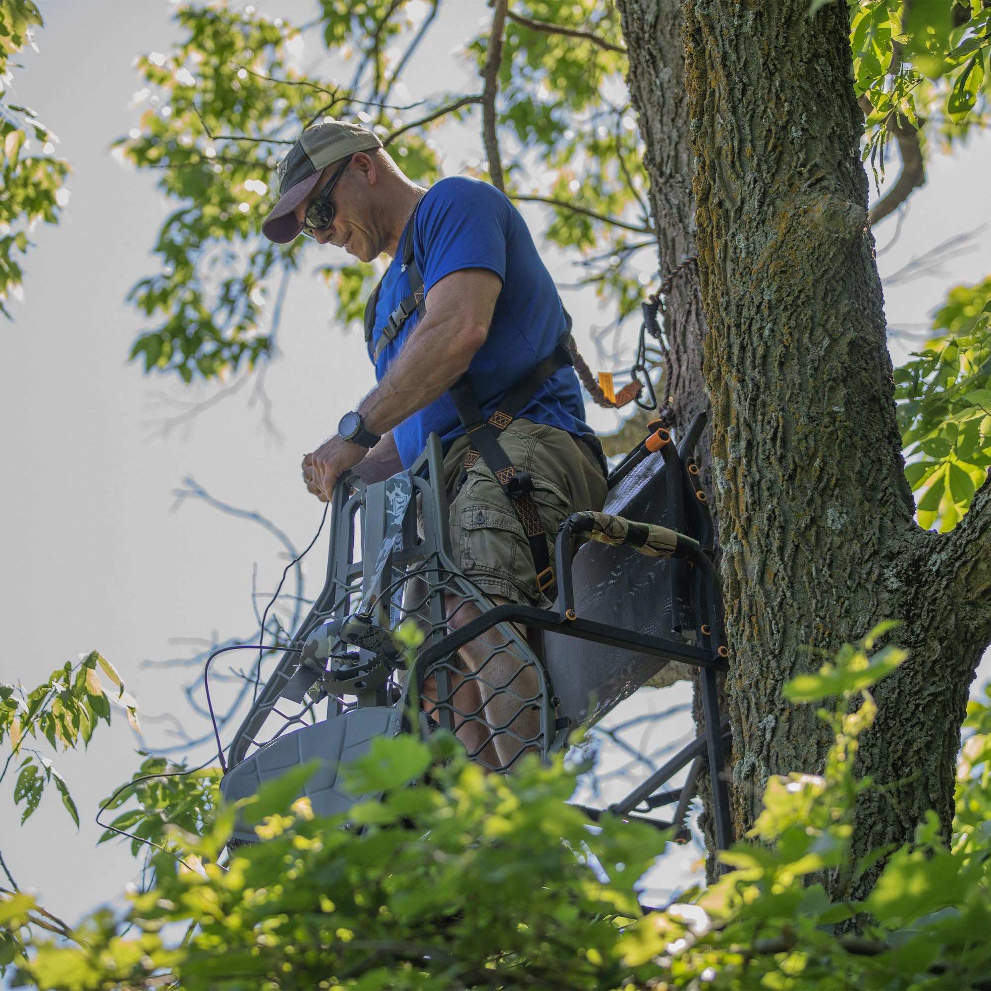 The Stronghold 1.5 MUDDY Deer Hunting Ladderstand, 21 Foot 1 Person Climbing Tree Stand with Lumbar Seat and Expanded D-Force Metal Platform