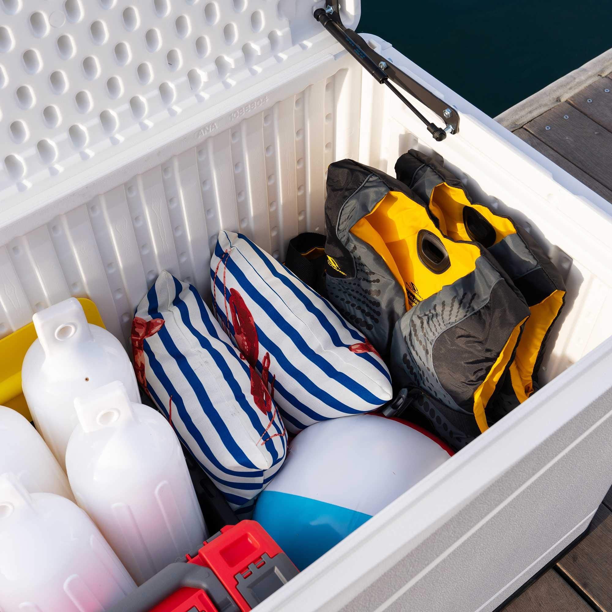 Outdoor Storage Deck Box LIFETIME, 130 Gallon, Arctic White, Lockable, UV-Protected, for Decks and Marine Docks
