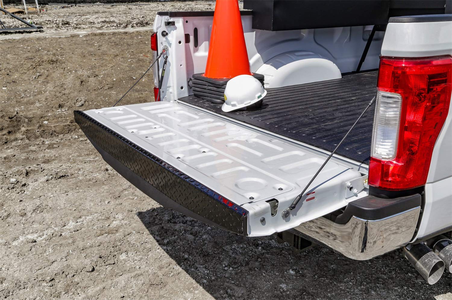 Black-Tread Dee Zee DZ2142B Tailgate Protector