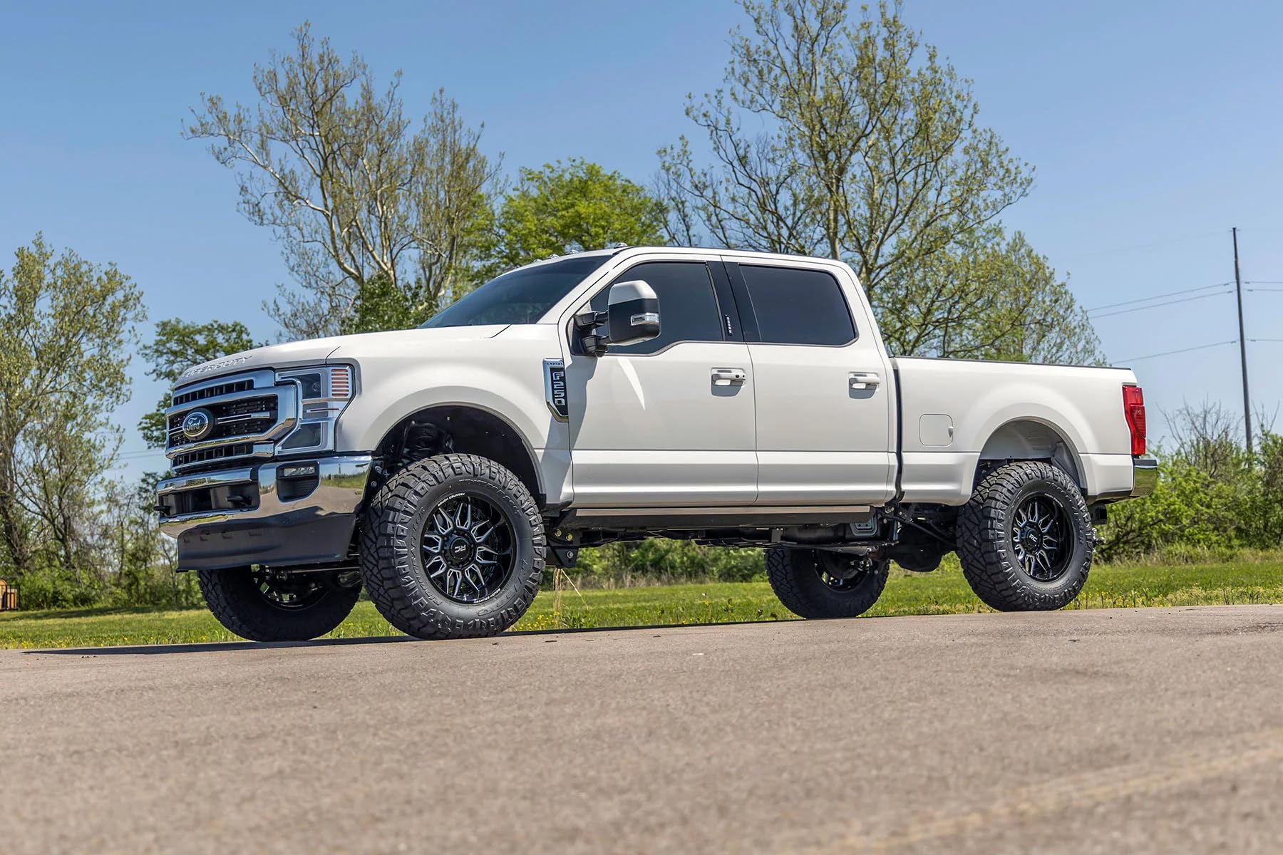 Rough Country One-Piece 86 Series Aluminum Wheel - 20x10, 6x135mm Bolt Pattern, 19mm Offset, Gloss Black