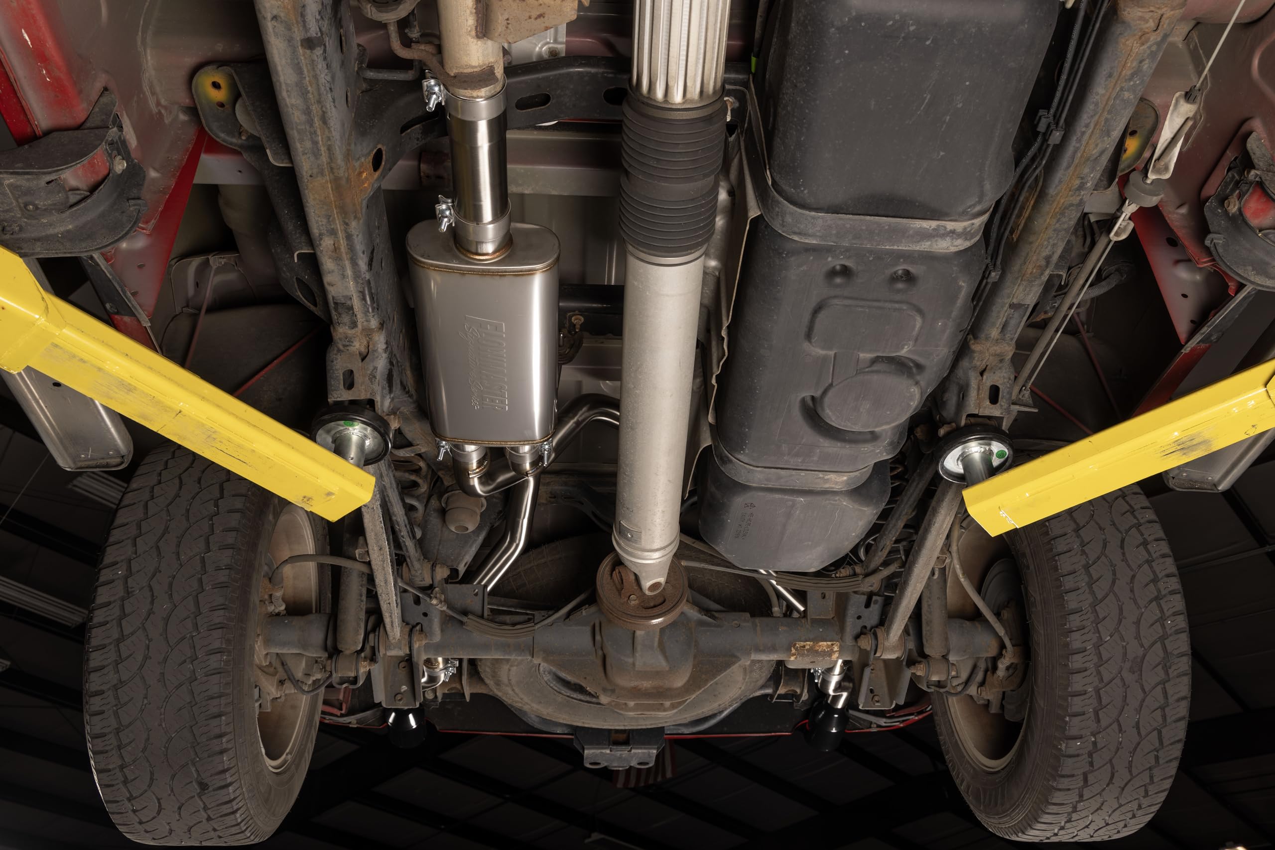 Signature Series Flowmaster Exhaust System 737860