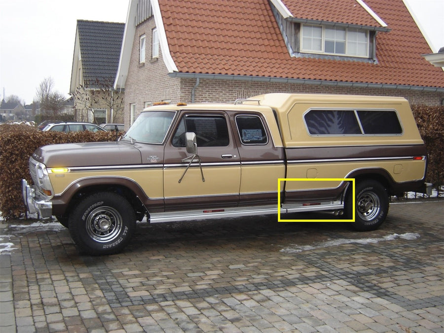 Owens Products ClassicPro Series OC7036EFX Extruded 2in. Box Running Boards