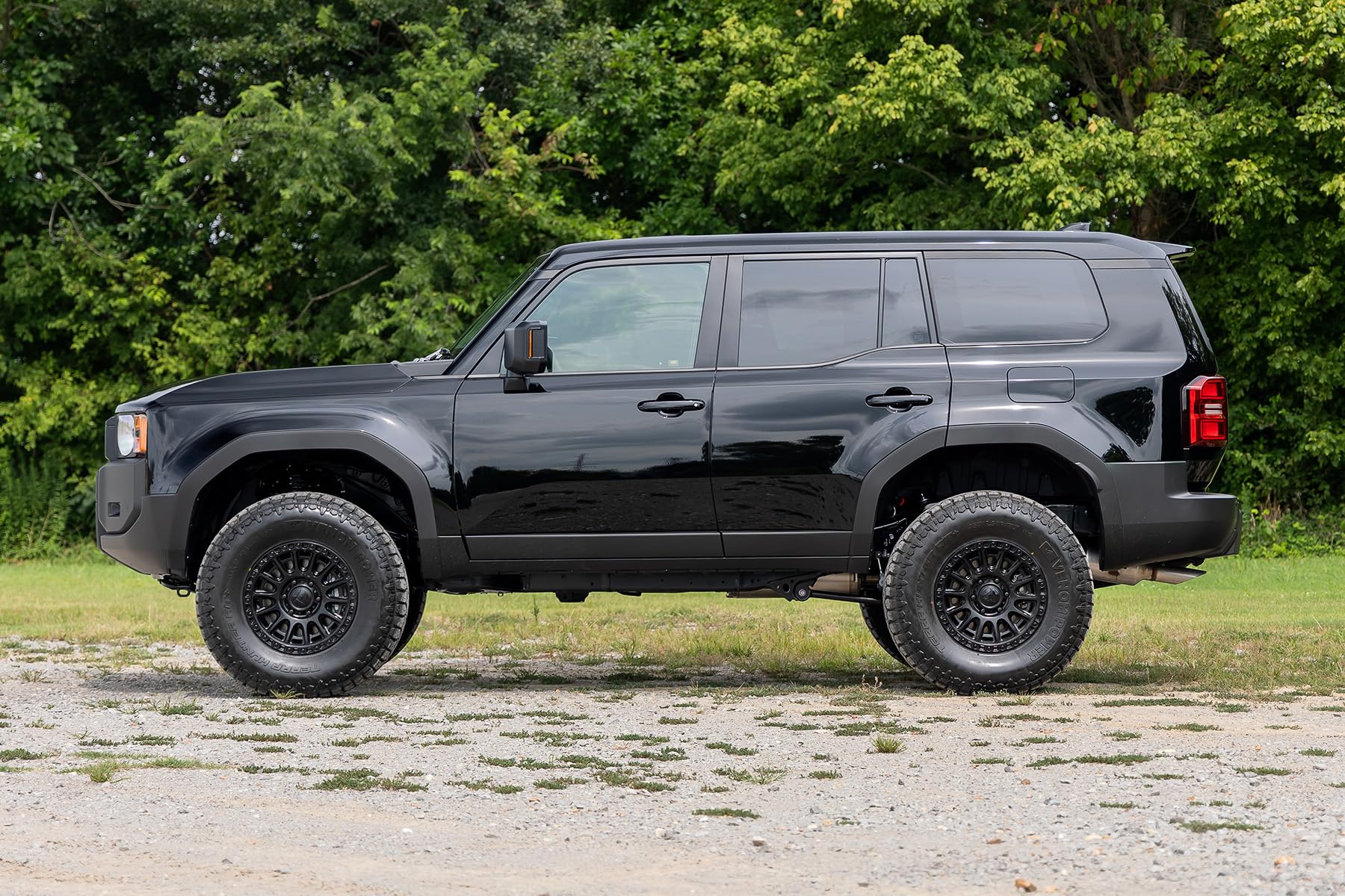 3.5" Rough Country Suspension Lift Kit for 24-25 Toyota Land Cruiser - 72630