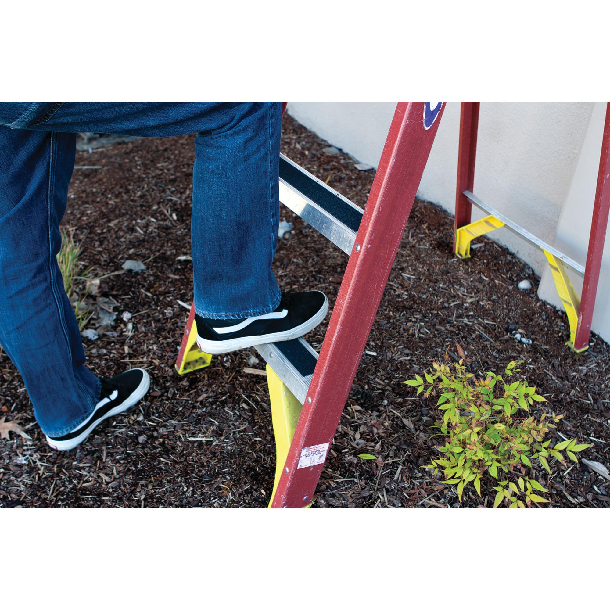 Anti-Slip Tape Performance Tool W515 - Textured Surface for Safety, Easy Application, and All-Weather Use