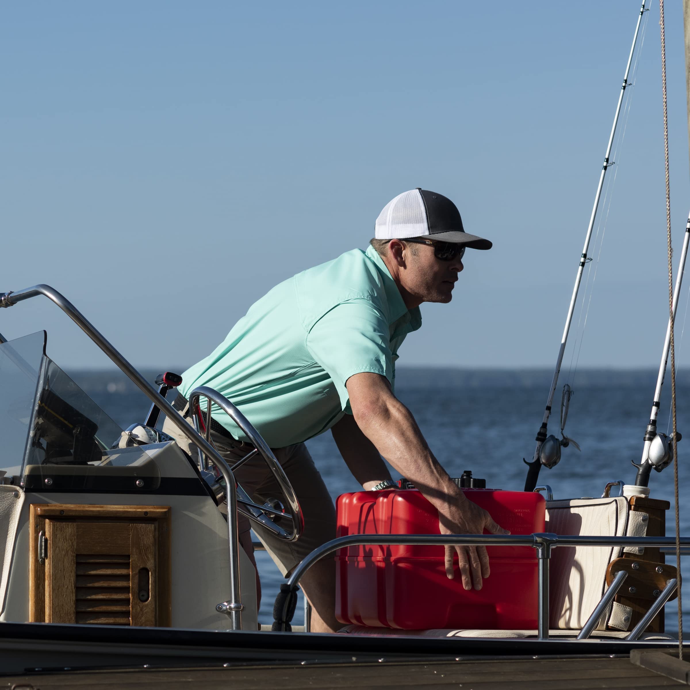 12 Gallon Scepter Portable Marine Gas Can, Large Capacity Boat Fuel Tank, 2-Way Vented Cap, Built-In Fuel Gauge & Pick-Up, Handles, EPA & CARB Compliant, Tall Profile, 22.9"L x 14.3"W x 13.9"H (08668)