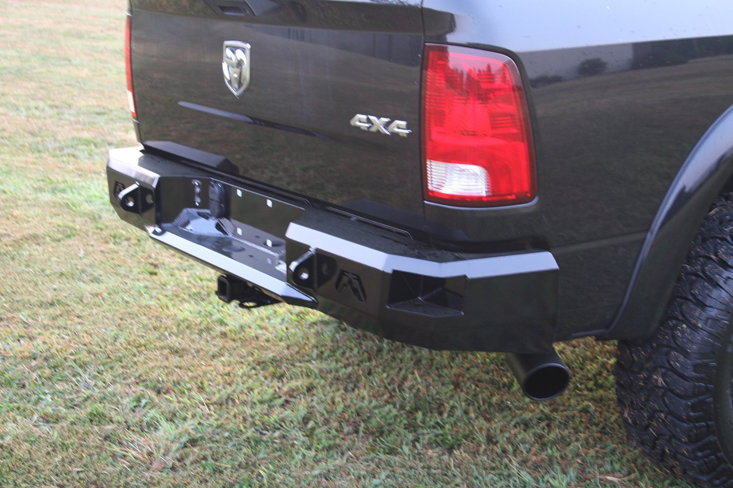 DR09W2950B Fab Fours Bumper