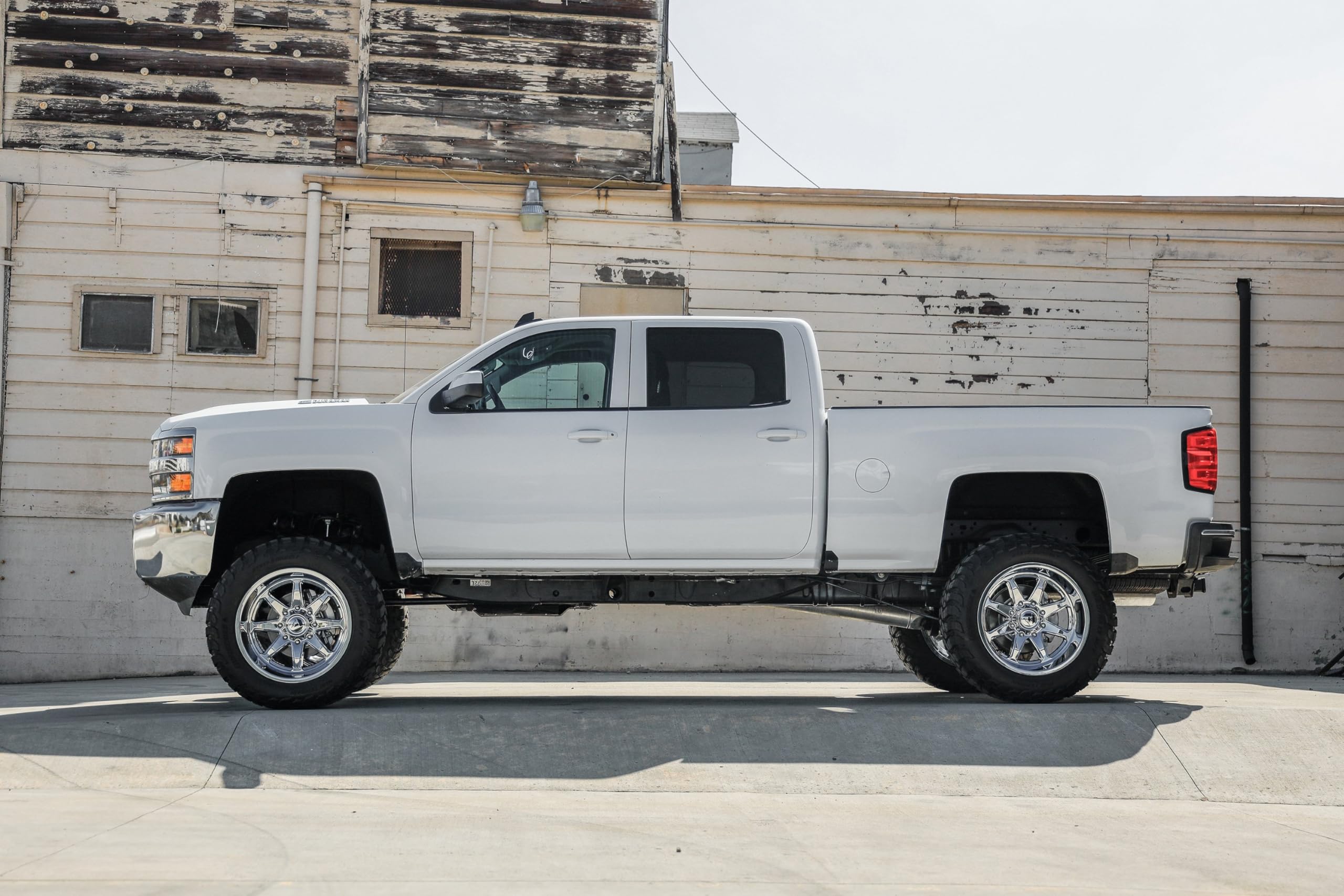 Chrome Fuel Offroad D74822008947 Wheel (22 x 10. inches /6 x 135 mm, -18 mm Offset)