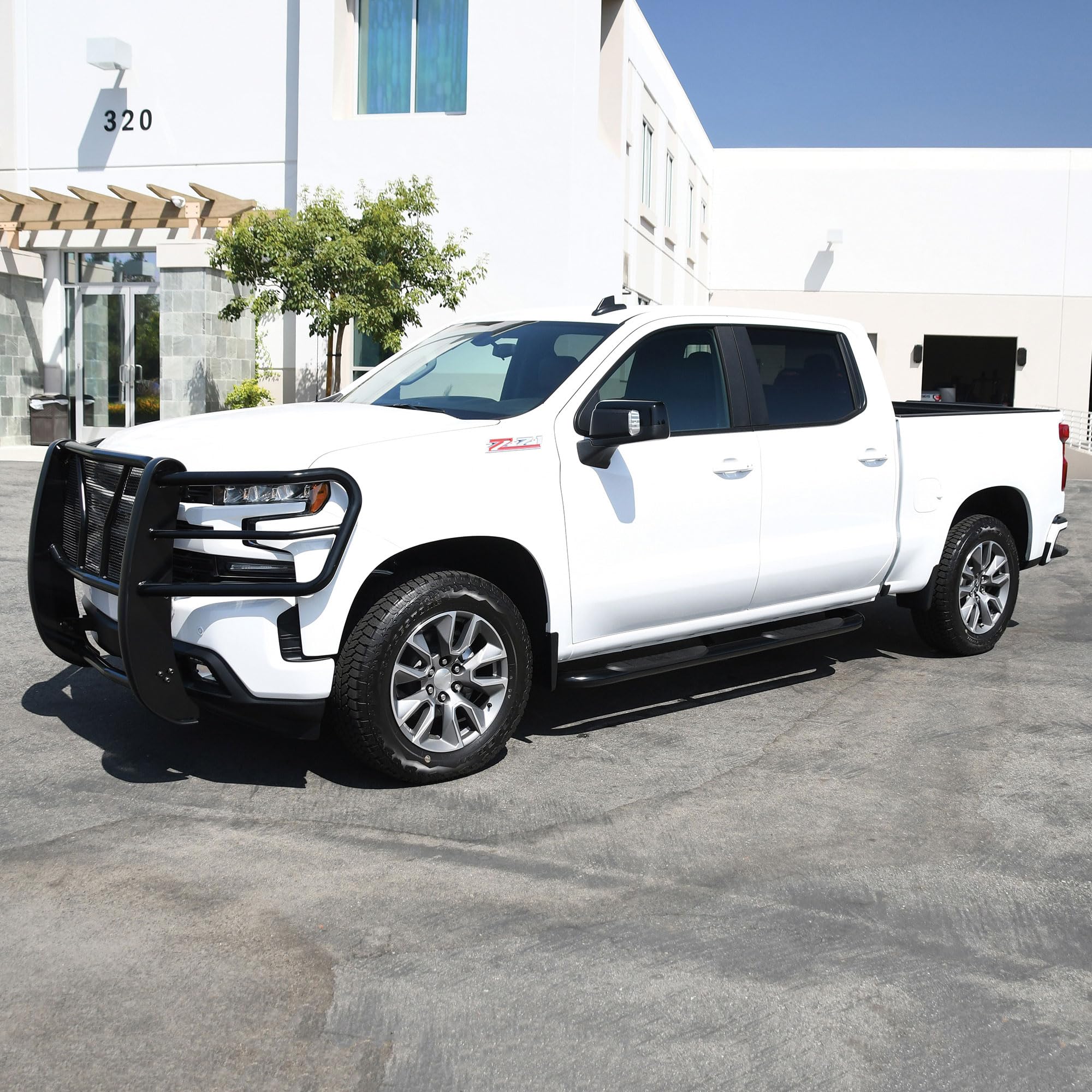 Platinum 4 Oval Nerf Bars Westin fits 2019-2025 Silverado Sierra 1500 Crew Cab (Exc 2019 Silverado LD/Sierra 1500 Limited) Black Pair
