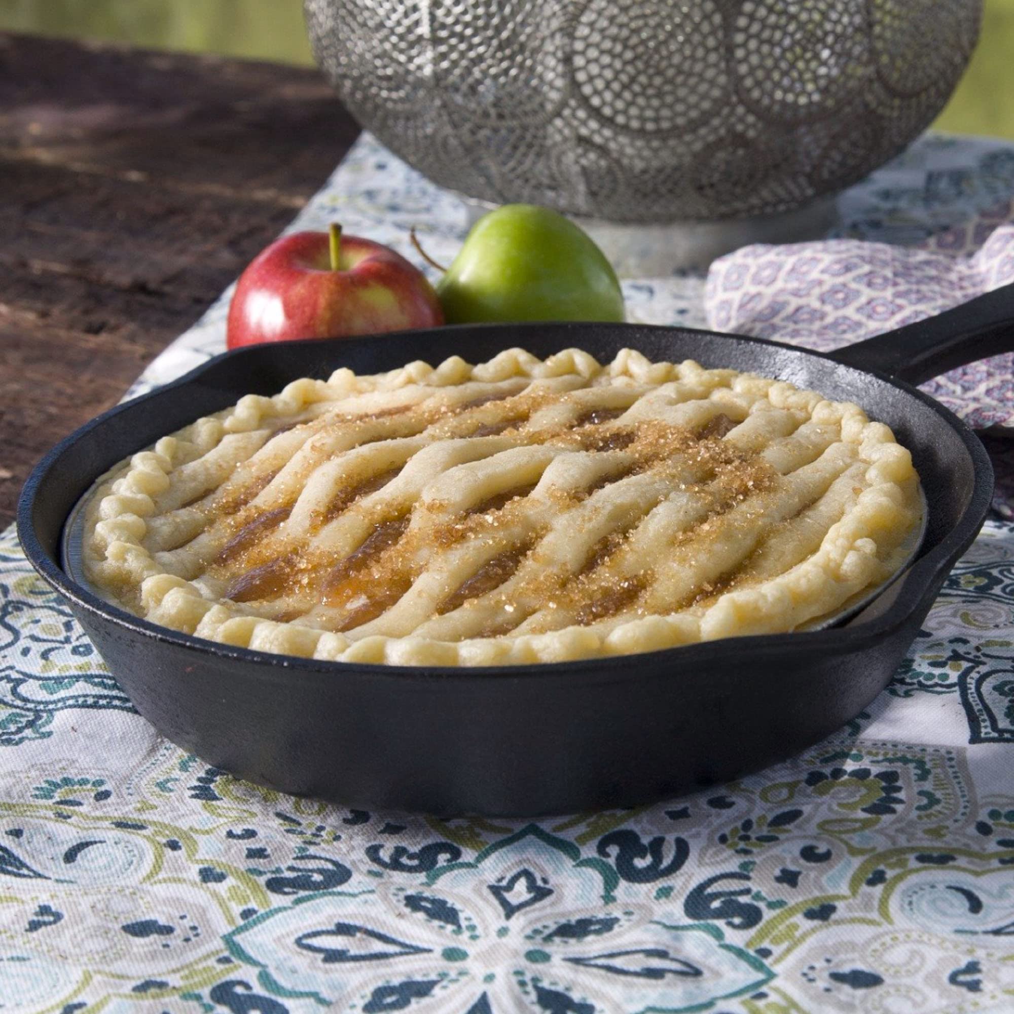 Bayou Classic Pre-Seasoned 6-in 8-in & 10-in Cast Iron Skillet Set Perfect For Searing & Braising or Baking Apple Pies and Cobblers