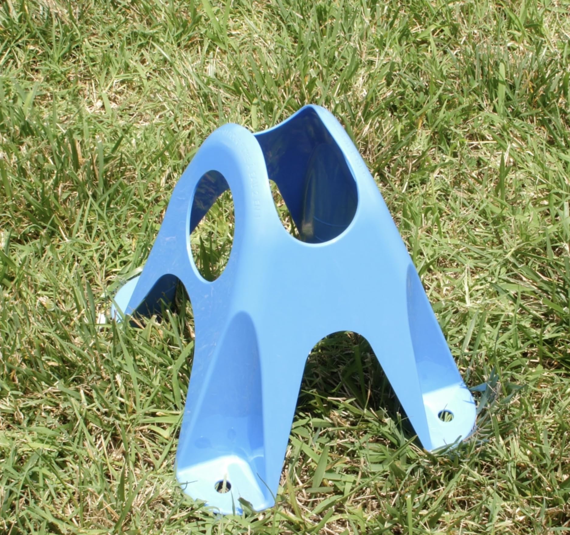 2-in-1 Camco RV Water Filter Stand - Reduces Hose Kinking - Maximizes Water Flow Rate - Two Holding Options - Durable Construction (40777)