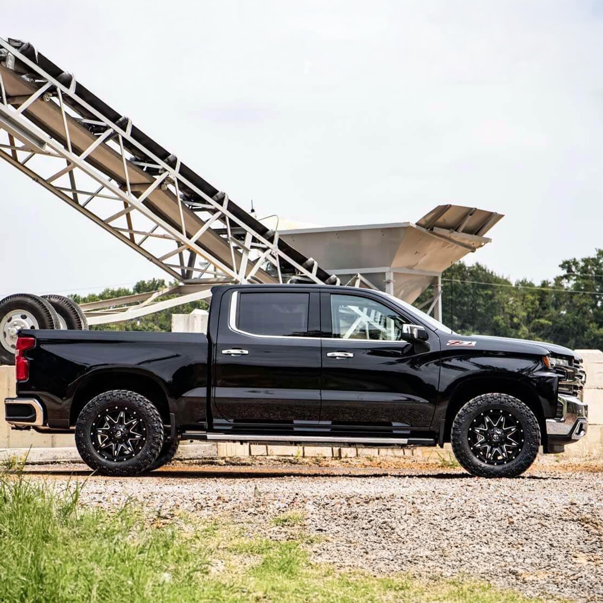 Rough Country 2" Leveling Kit with N3 Struts for GMC Sierra & Chevy Silverado 1500 (2019-2025) - Increase Ground Clearance, Front-to-Rear Leveling