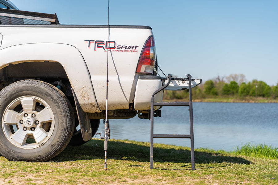 Black Traxion 5-100 Tailgate Ladder