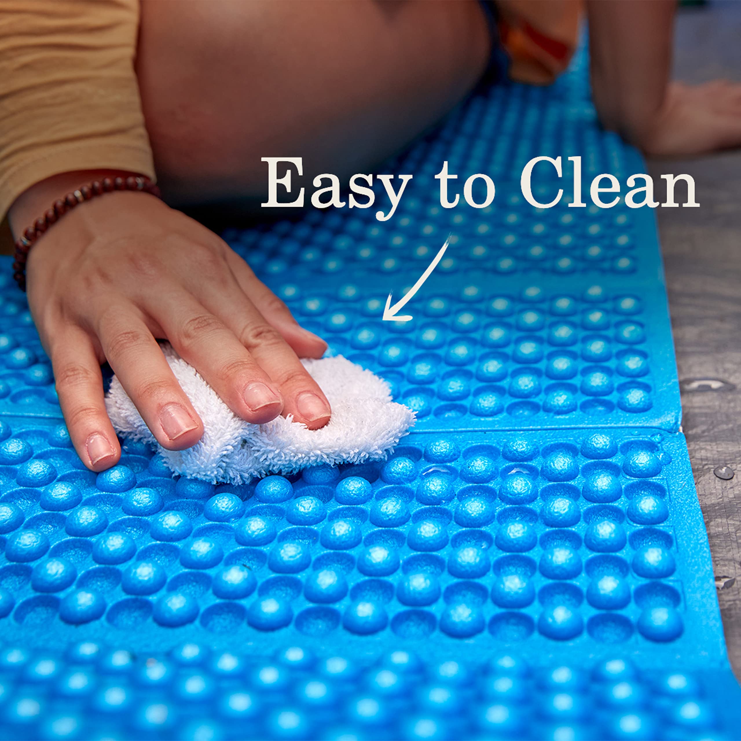 Coleman Lightweight River Rest Sleeping Pad, Comfortable Egg-Carton Design & Insulating Foam for Warmth, Camp Pad Weighs Less Than 1 Pound