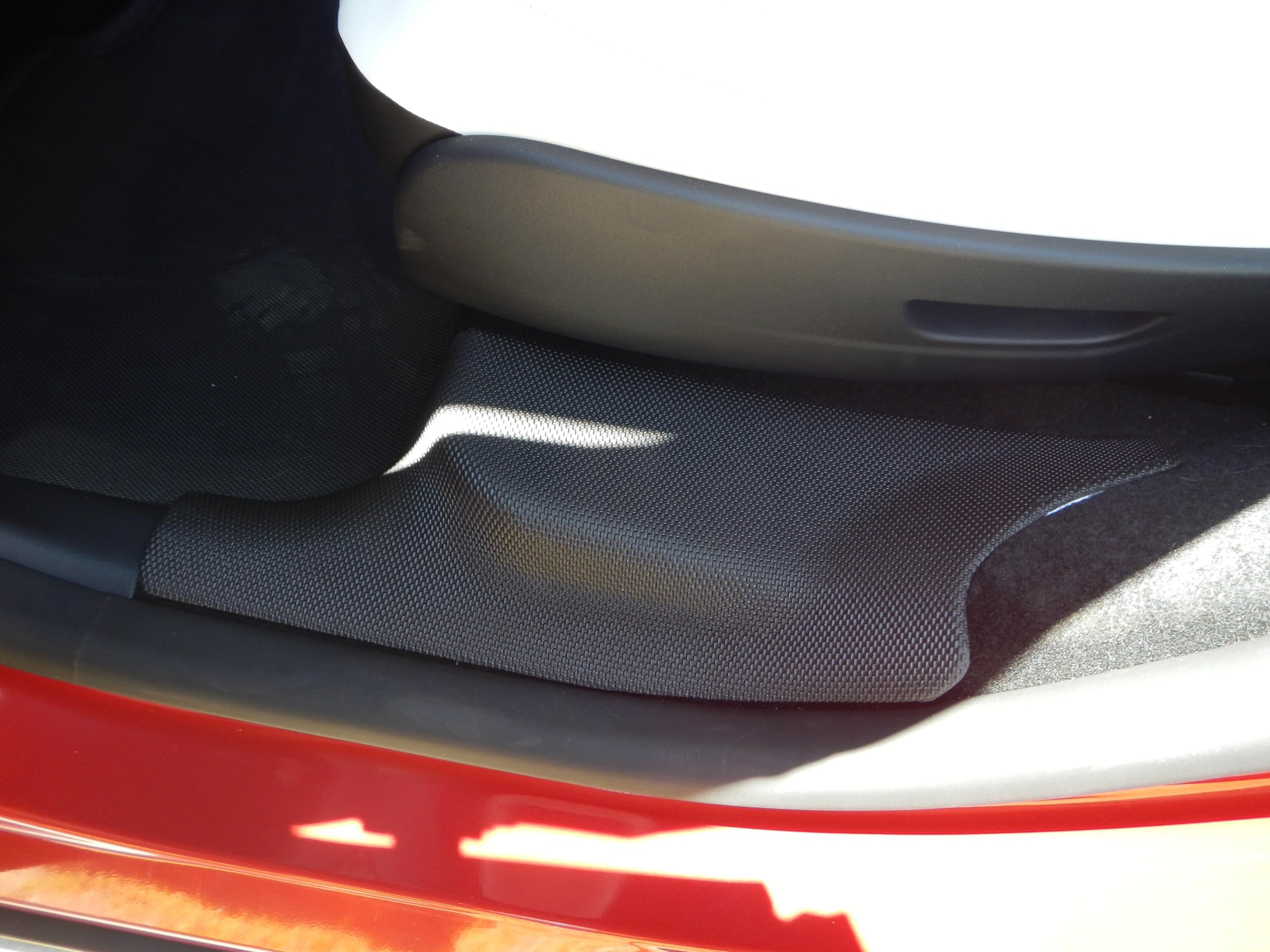 3D MAXpider Kagu Custom Fit Floor Mat (Black) Compatible with Tesla Model Y 7-Seat 2021-2025 - Side Steps