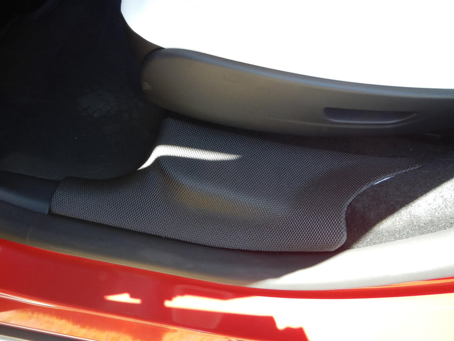 3D MAXpider Kagu Custom Fit Floor Mat (Black) Compatible with Tesla Model Y 7-Seat 2021-2025 - Side Steps