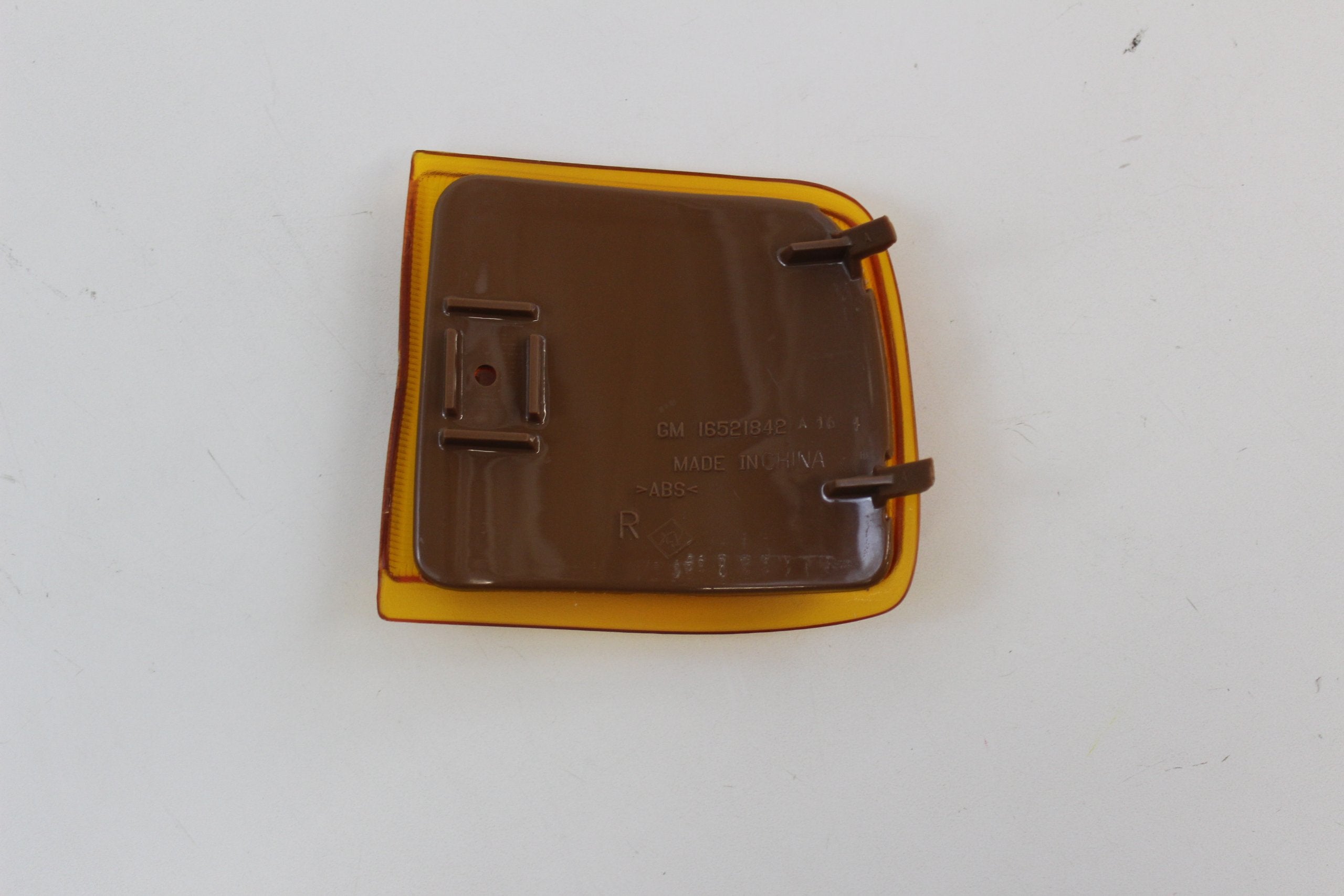 GM Parts Genuine 5977400 Passenger Side Front Marker Light Assembly