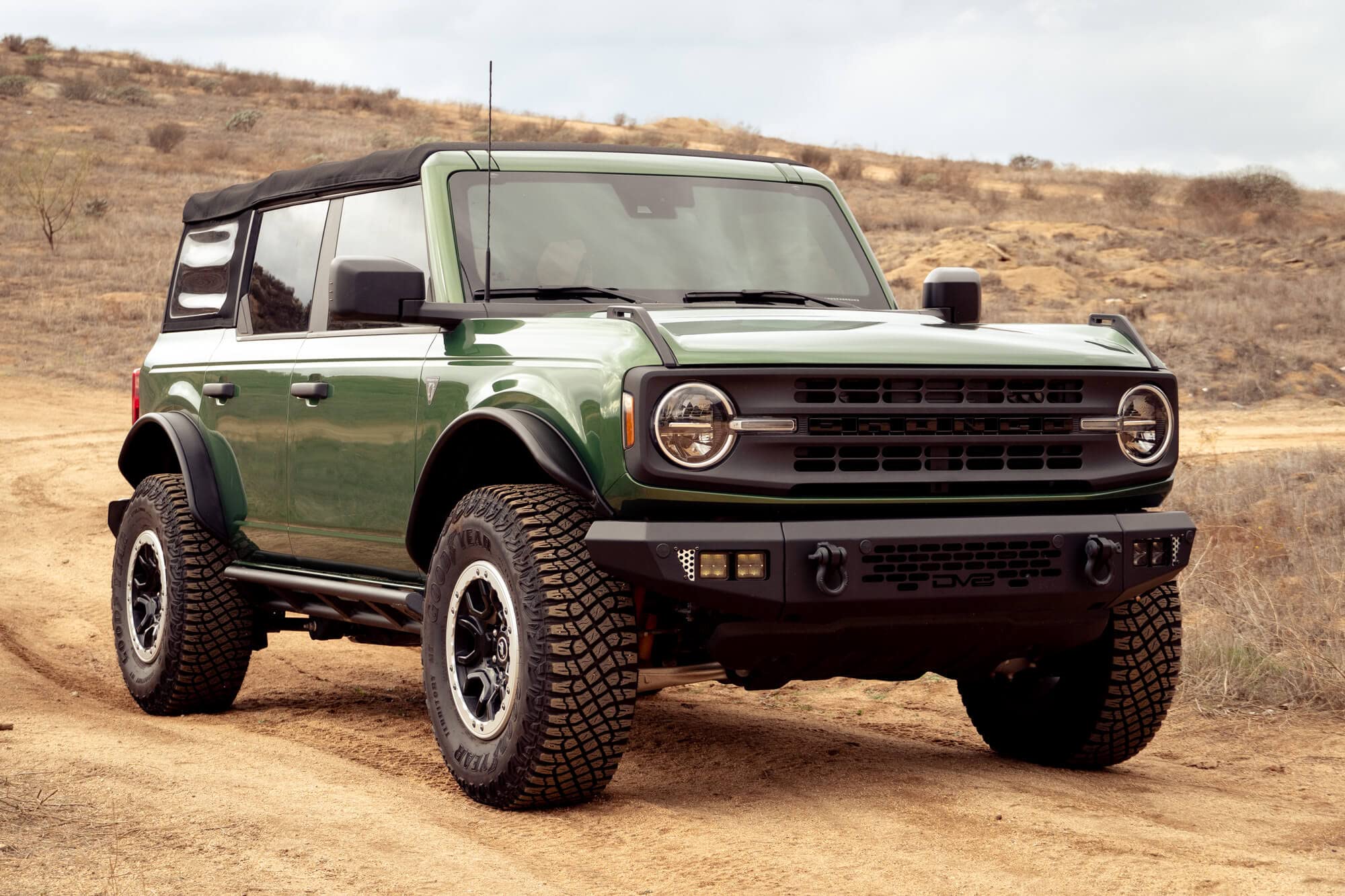 Tube Fender Flares DV8 Offroad for 2021+ Ford Bronco | Set of 4 Fenders | Simple Bolt-On Installation | Protects the Body From Trail Debris | Compatible with Sasquatch and Non-Sasquatch Packages