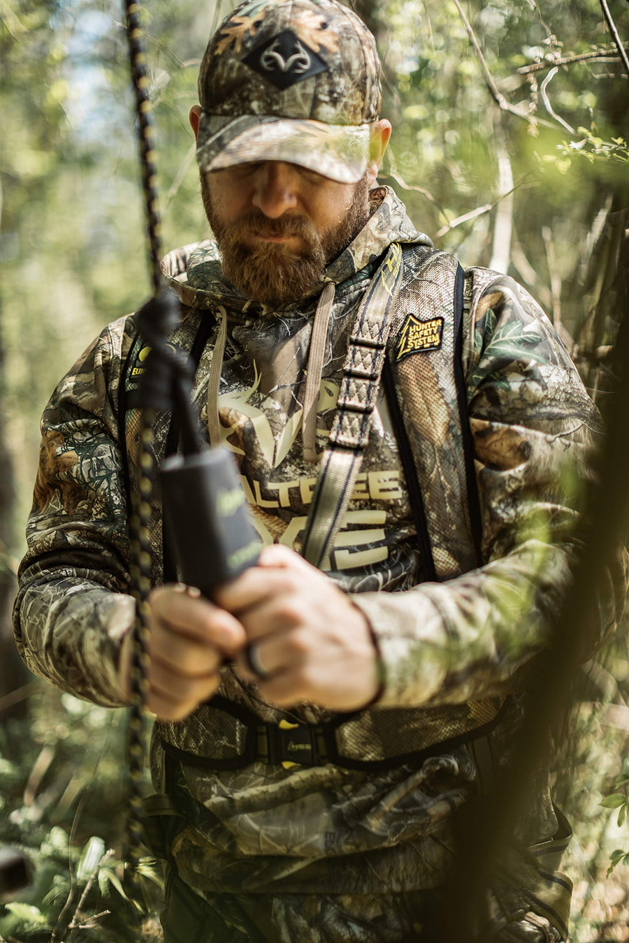 Hunter Safety System Safety Harnesses Ultra Lite, Black, Small/Medium