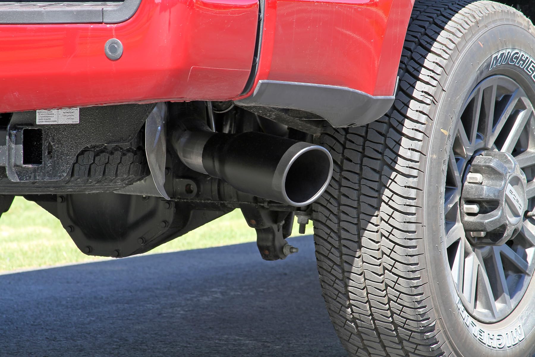 Flowmaster FlowFX 717943 Cat-Back Exhaust Stainless 3.5 Inch Single Side Exit Compatible with 2017-2024 Ford F-250 /F-350 Super Duty 6.2L/7.3L V8. This product is not created or sold by Ford Fits