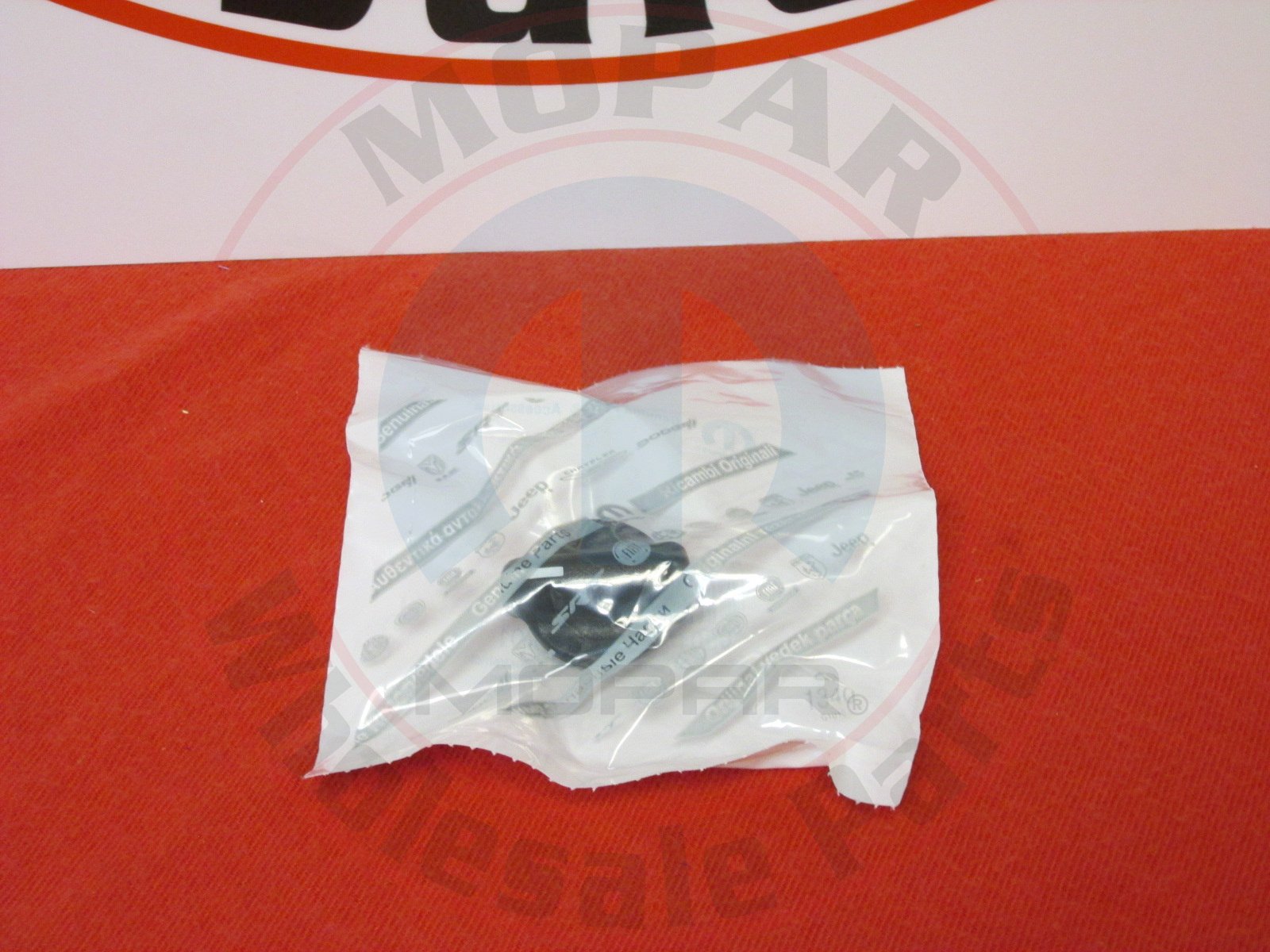 17903.20 | Omix | HVAC Climate Control Knob | OE Reference: 5011218AC | Fits 1999-2006 Jeep Wrangler TJ/LJ